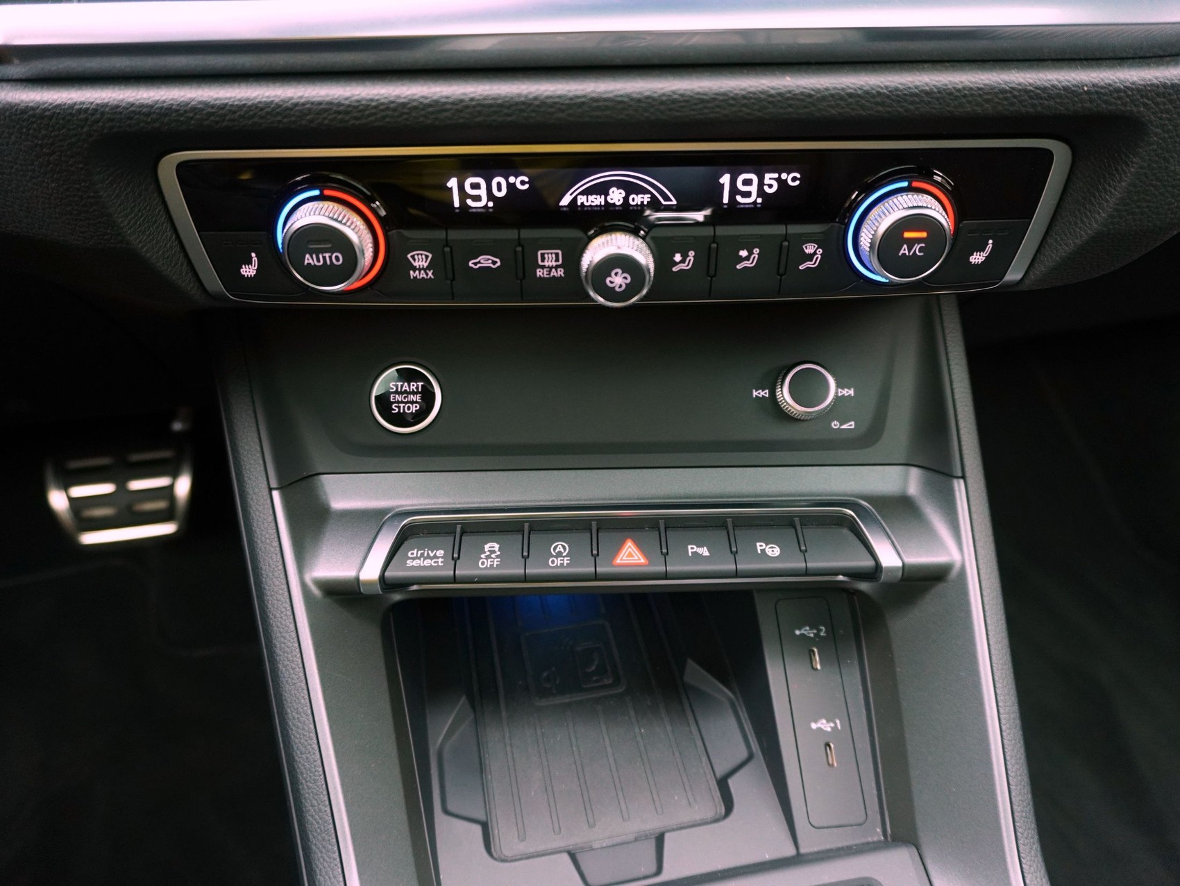 AUDI Q3 Sportback 45 TFSI S line quattro S-Tronic-image-13