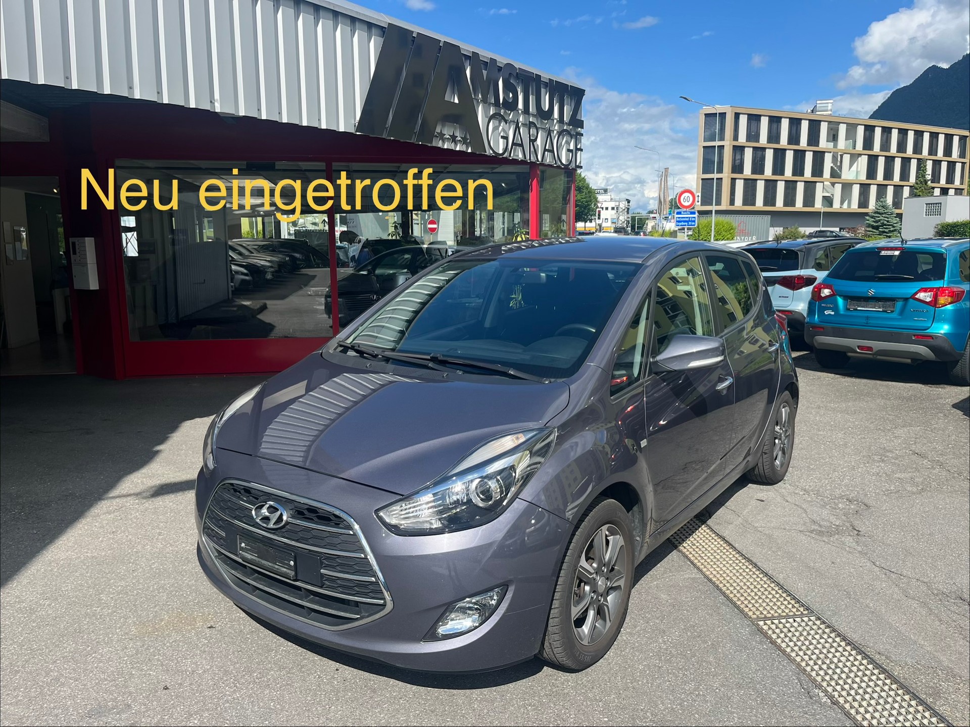 HYUNDAI iX20 1.6 CRDi Amplia-image-0