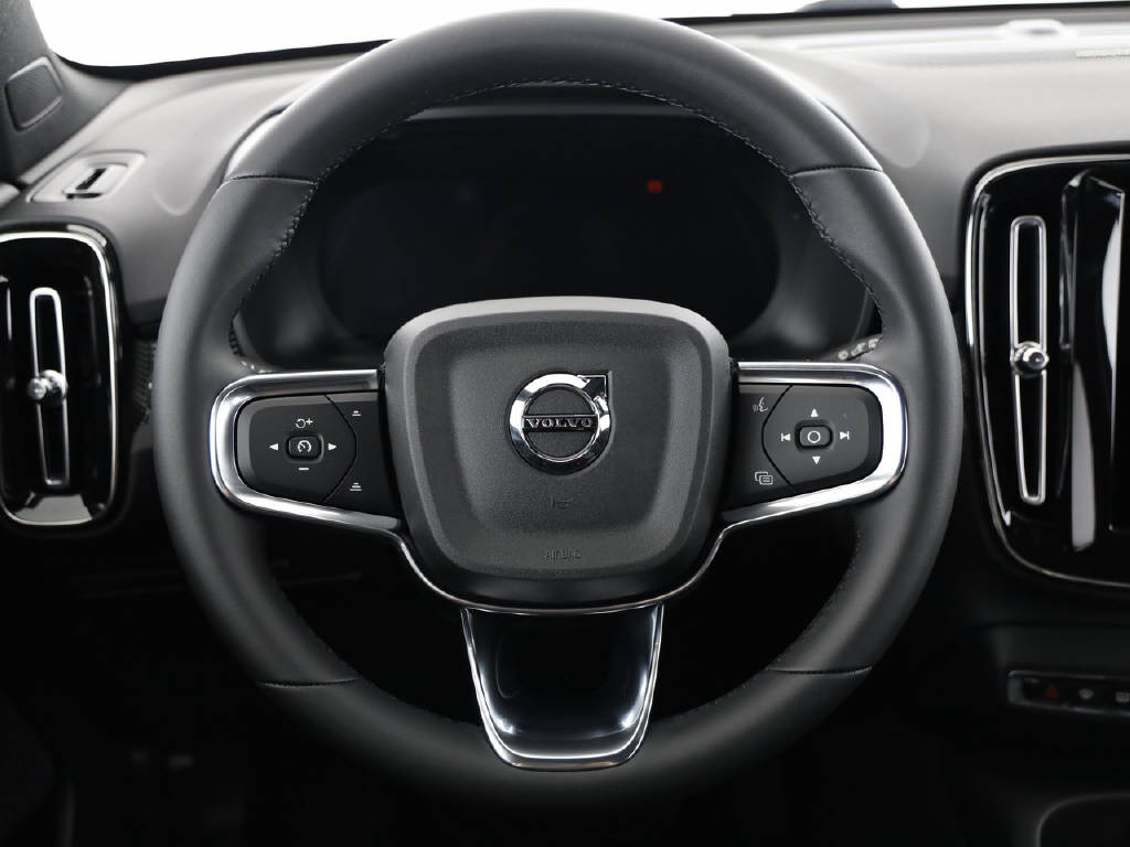 VOLVO EX40 Twin Ultra AWD XCENTRIC-image-20