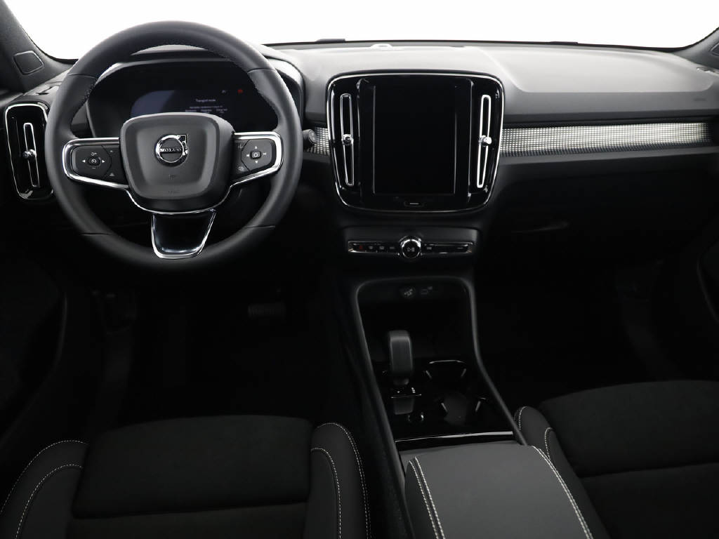 VOLVO EX40 Twin Ultra AWD XCENTRIC-image-3