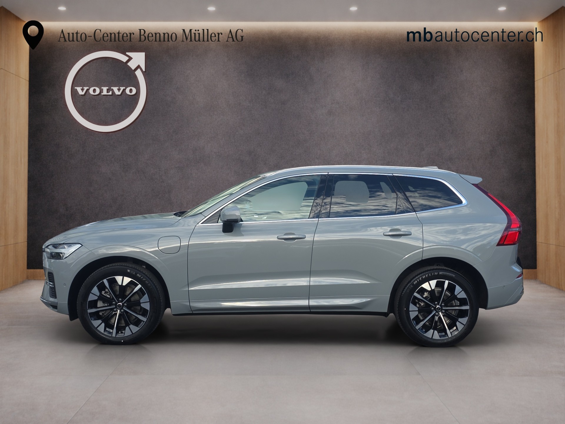 VOLVO XC60 2.0 T6 TE Ultra Bright eAWD-image-1