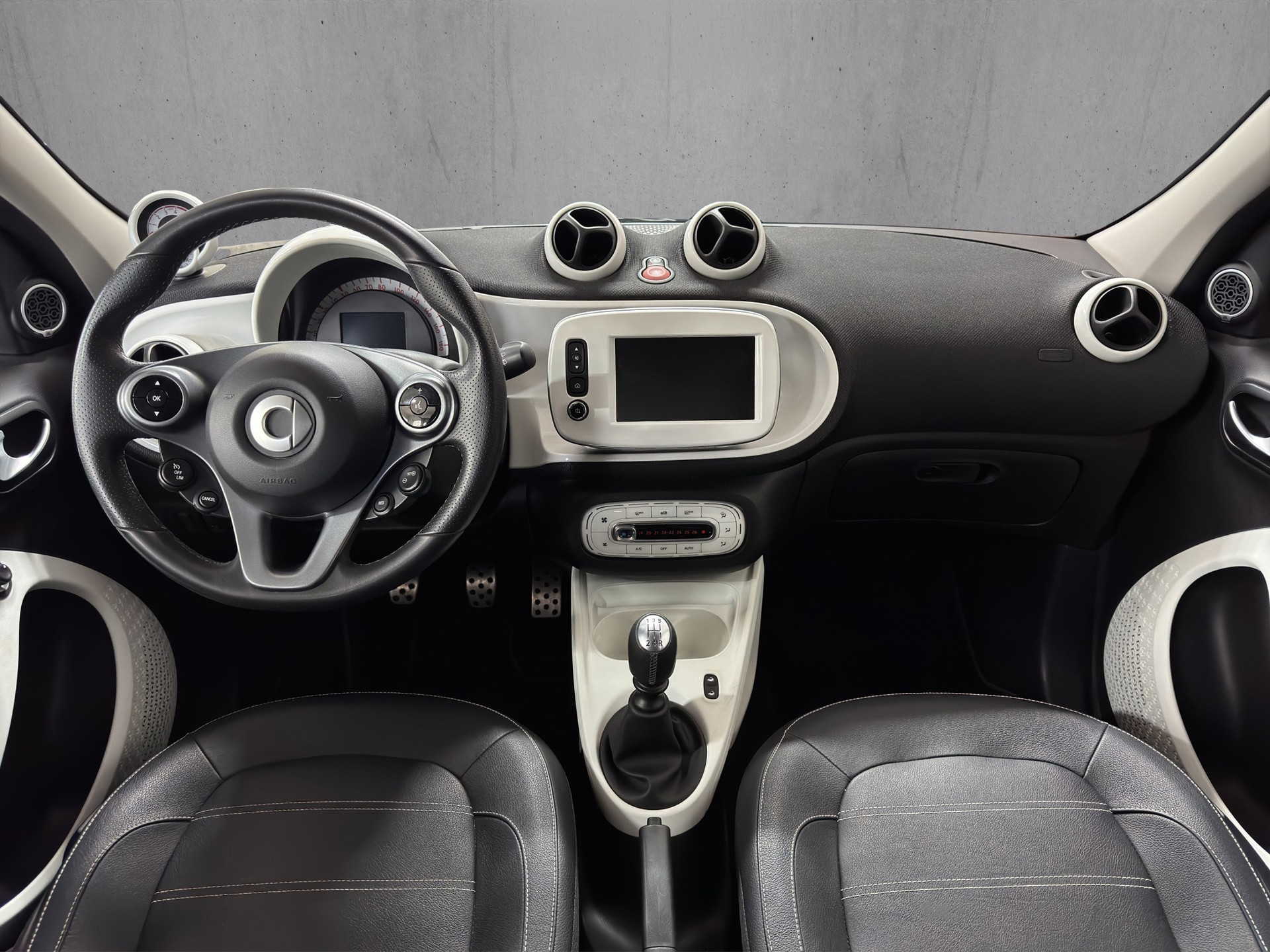 SMART forfour prime "Faltdach-Leder-JBL"-image-14