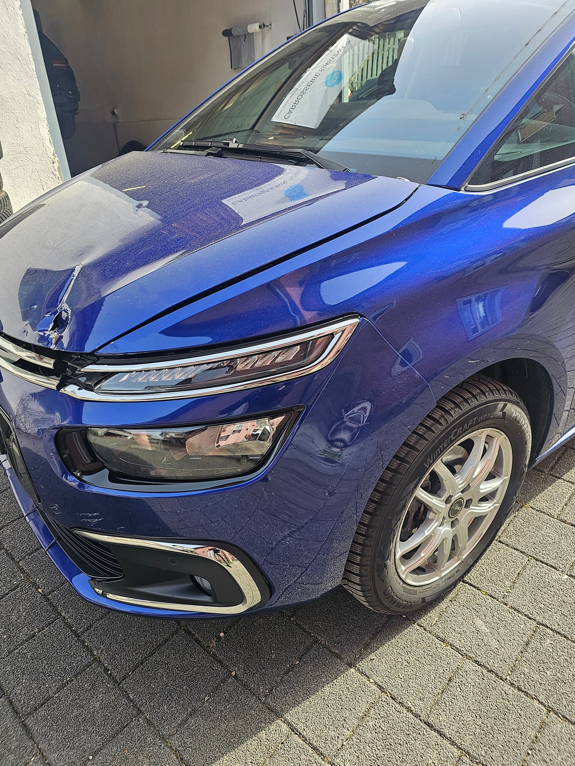 CITROEN C4 Picasso 1.2 Pure Tech Shine EAT6-image-2