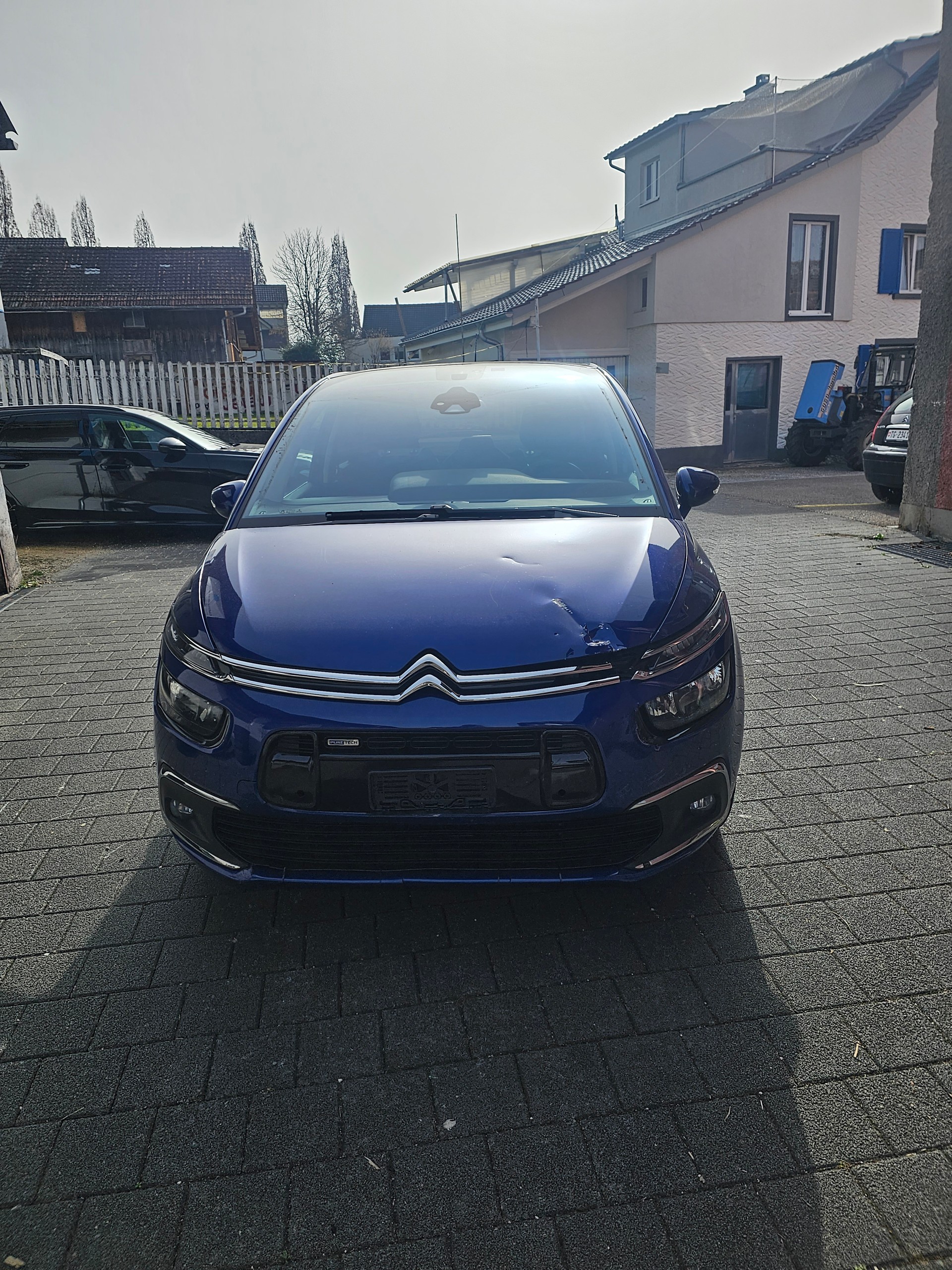 CITROEN C4 Picasso 1.2 Pure Tech Shine EAT6-image-0