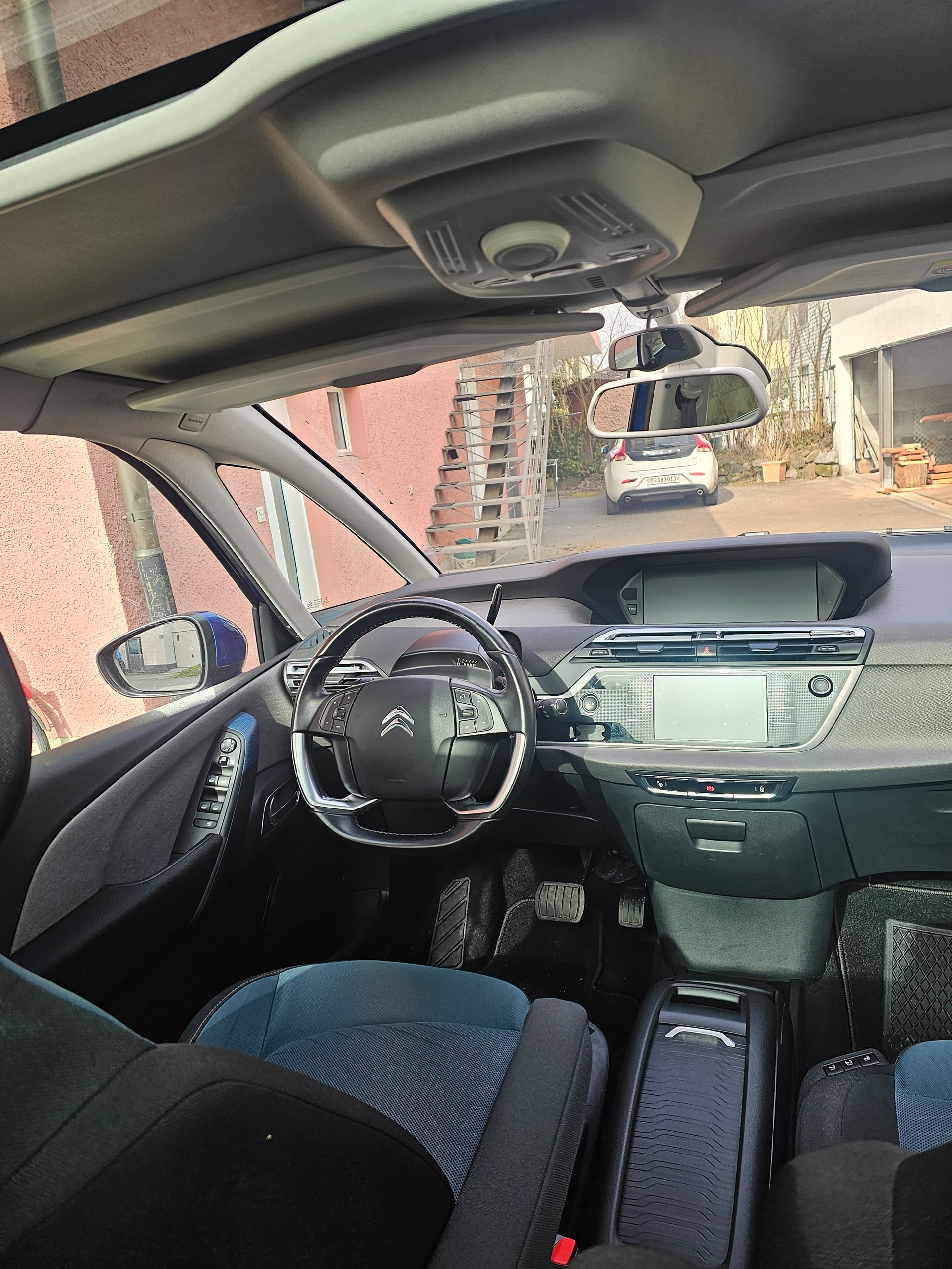 CITROEN C4 Picasso 1.2 Pure Tech Shine EAT6-image-7
