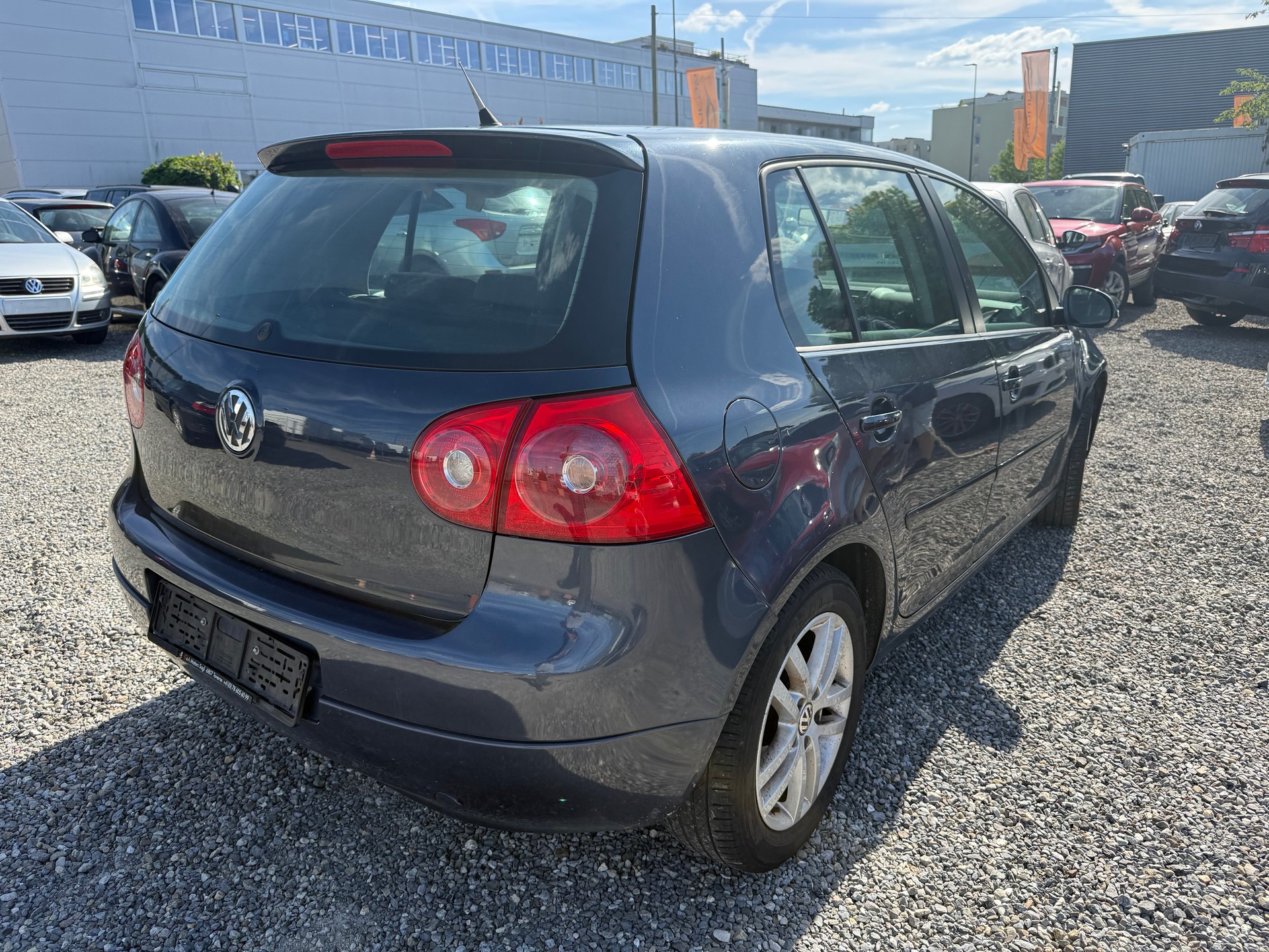 VW Golf 1.9 TDI Sportline 4Motion-image-2