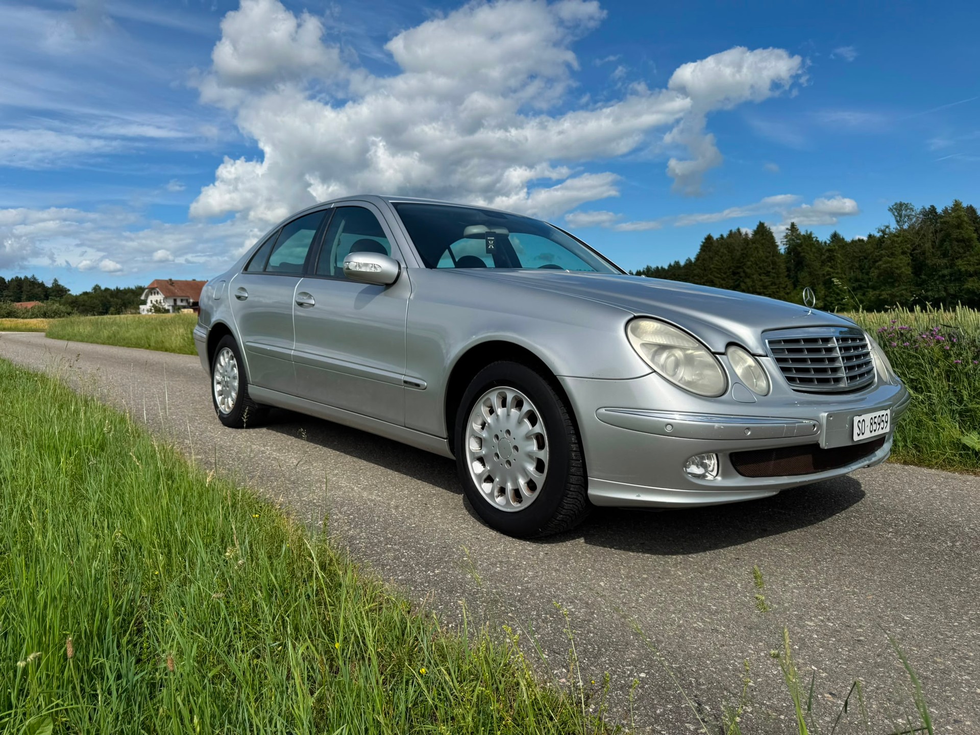 MERCEDES-BENZ E 220 CDI Classic-image-1