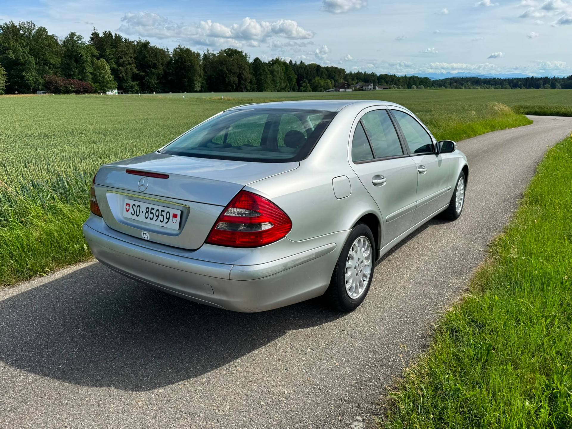 MERCEDES-BENZ E 220 CDI Classic-image-3