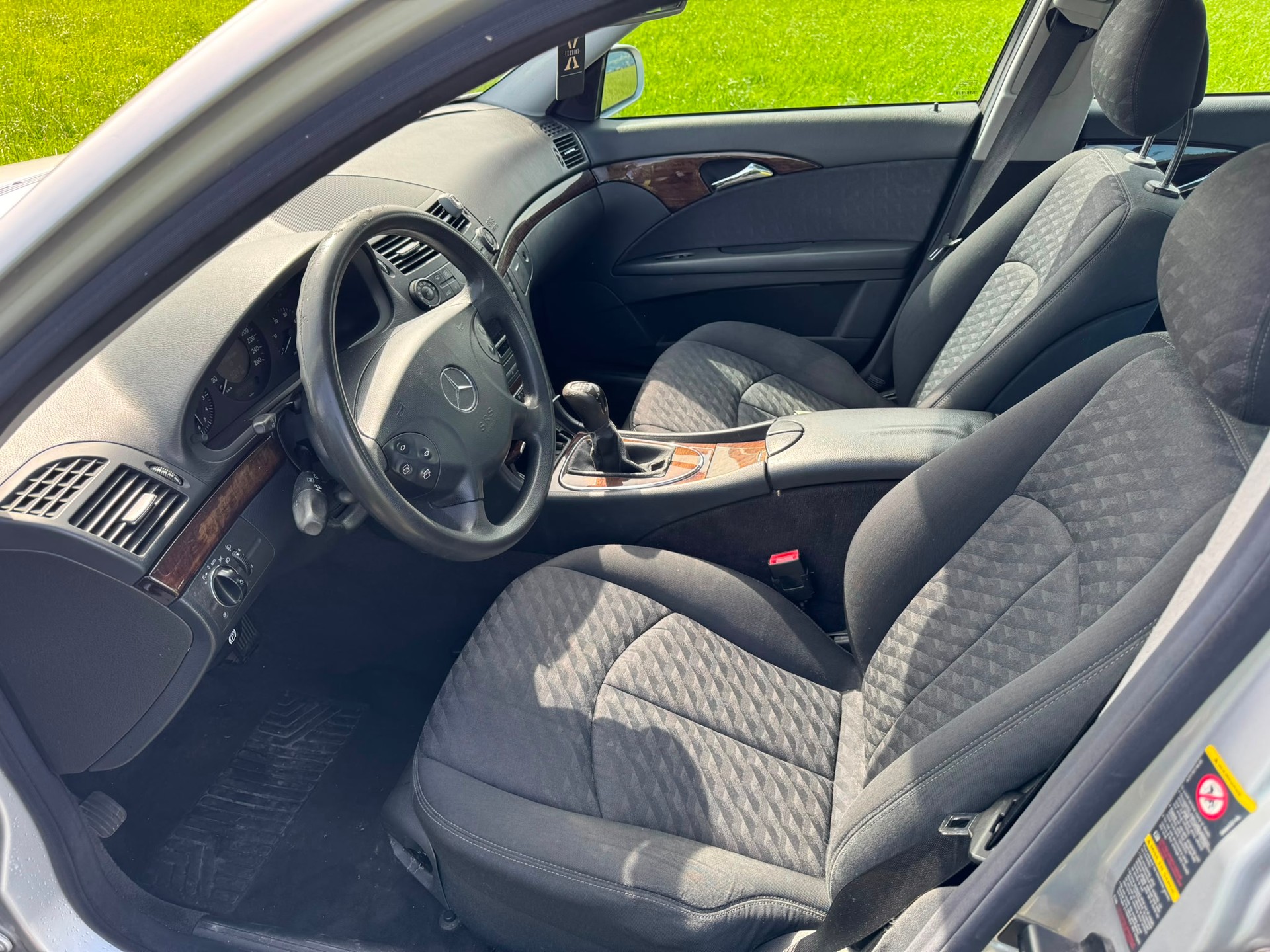 MERCEDES-BENZ E 220 CDI Classic-image-8