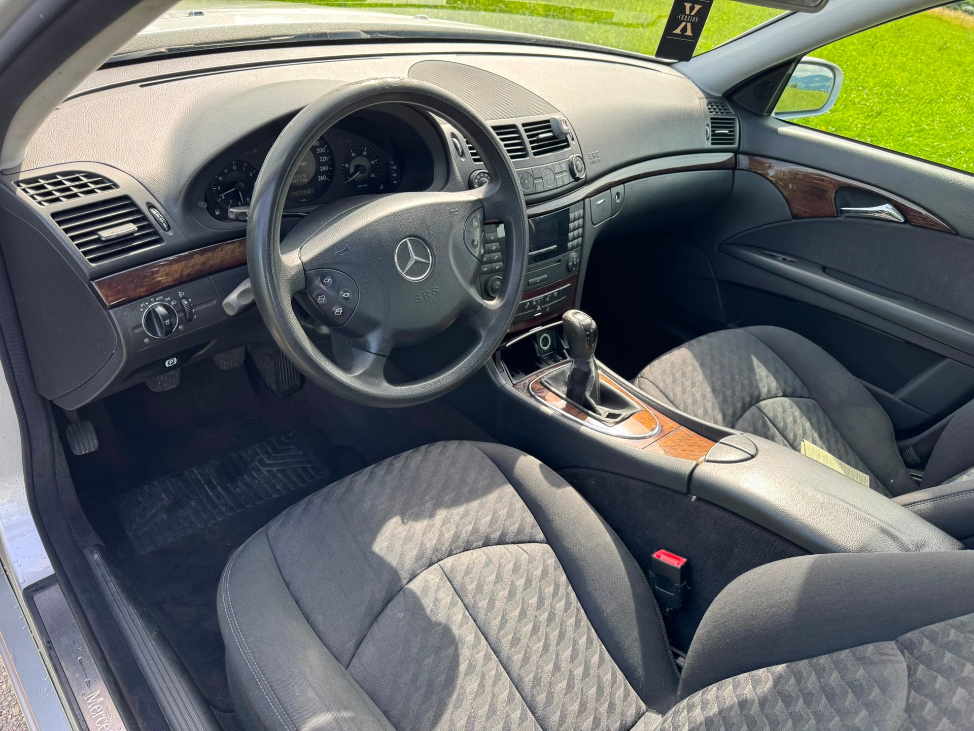 MERCEDES-BENZ E 220 CDI Classic-image-9