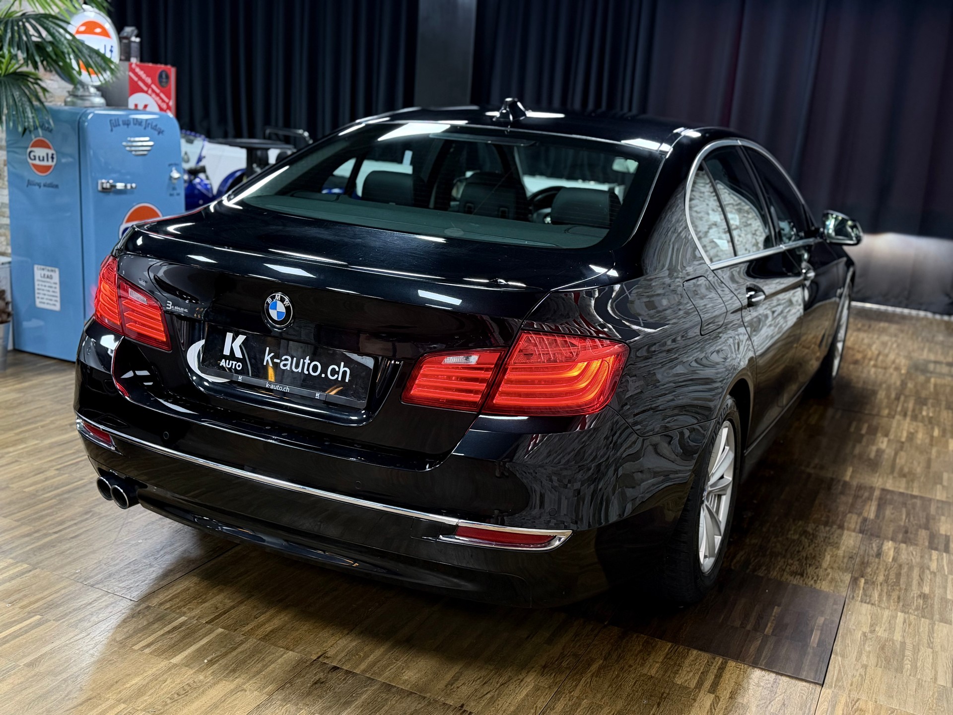 BMW 520d xDrive Luxury Line Steptronic-showroom-element-3