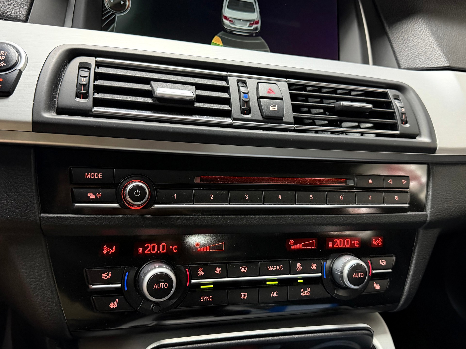 BMW 520d xDrive Luxury Line Steptronic-image-18