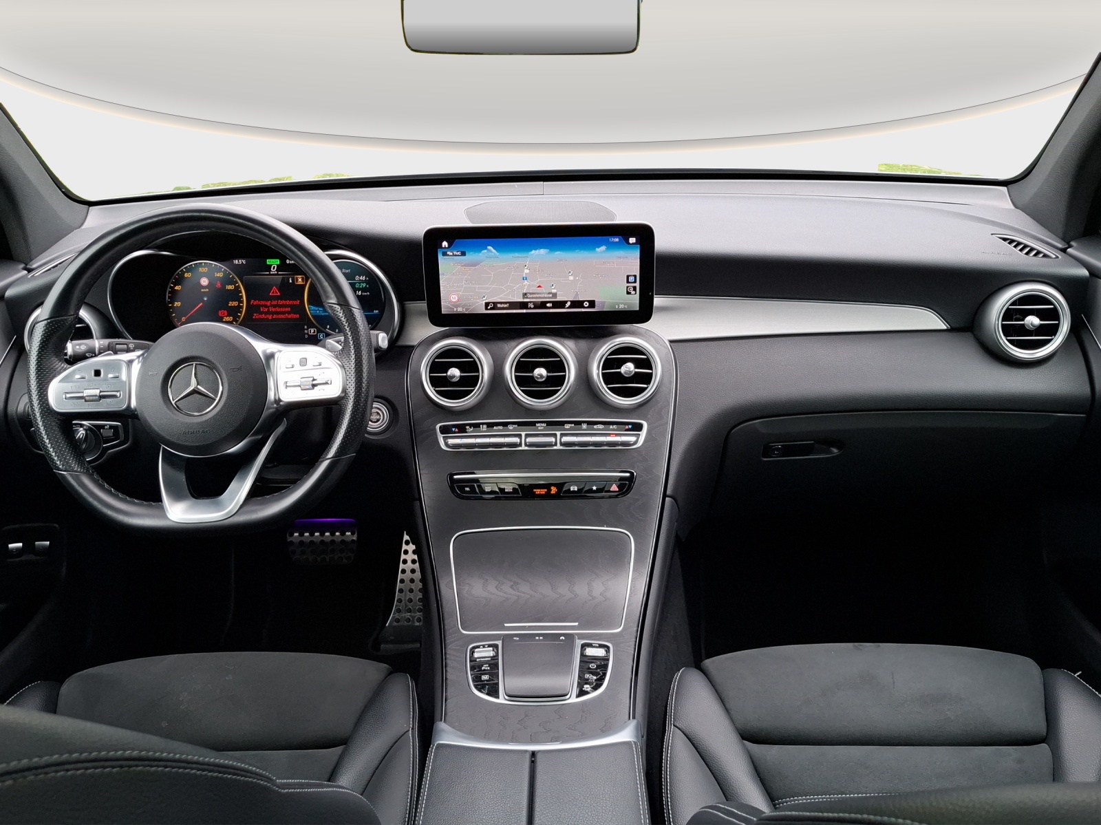 MERCEDES-BENZ GLC 300 e AMG Line 4Matic 9G-Tronic // 1.Hand-image-11