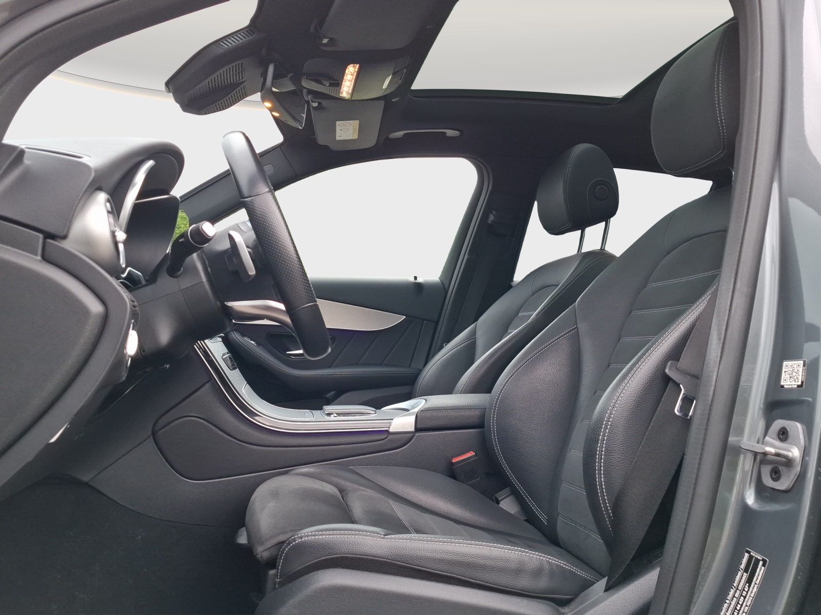 MERCEDES-BENZ GLC 300 e AMG Line 4Matic 9G-Tronic // 1.Hand-image-8