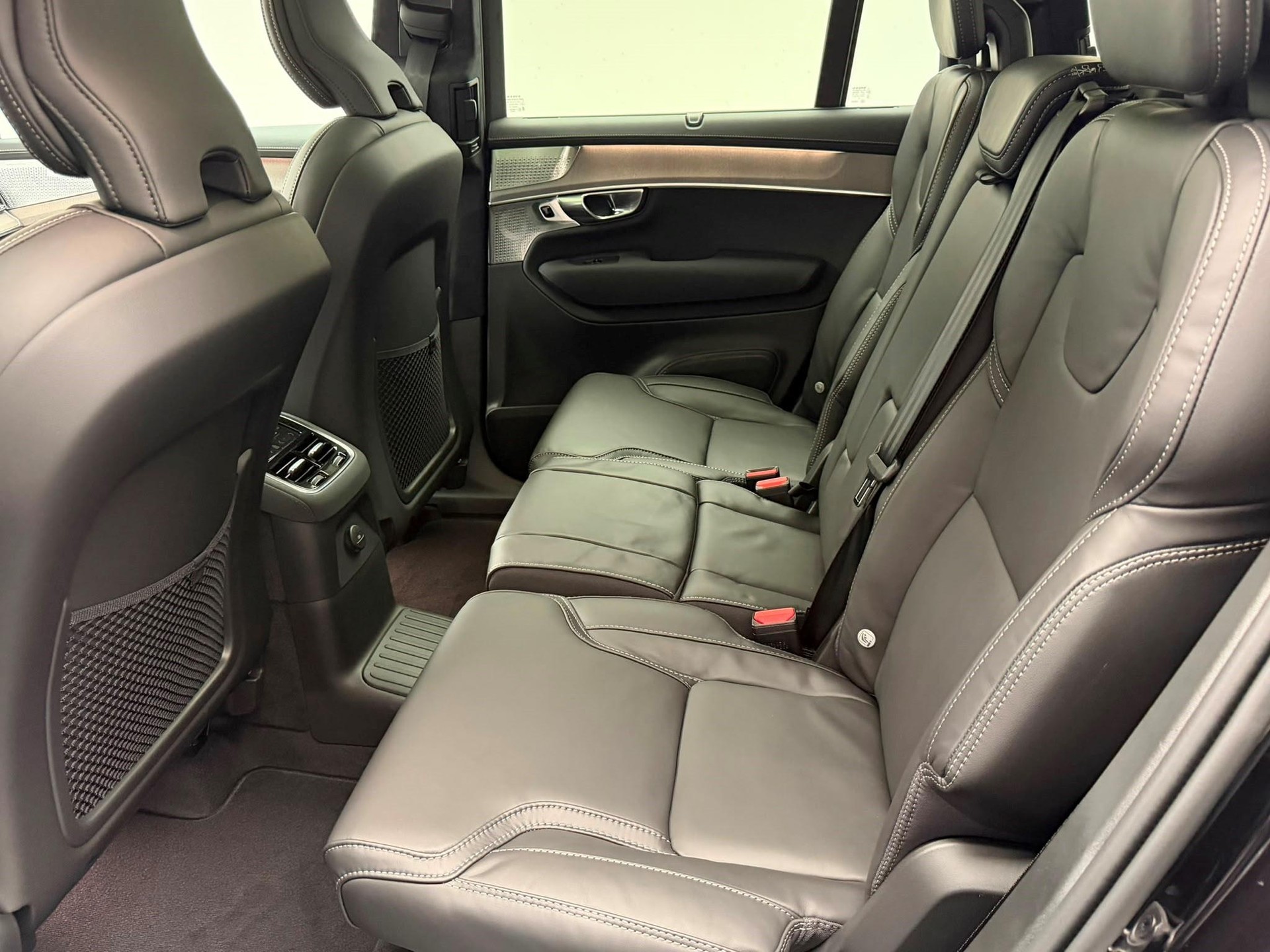 VOLVO XC90 2.0 T8 TE Ultra Dark eAWD-image-17