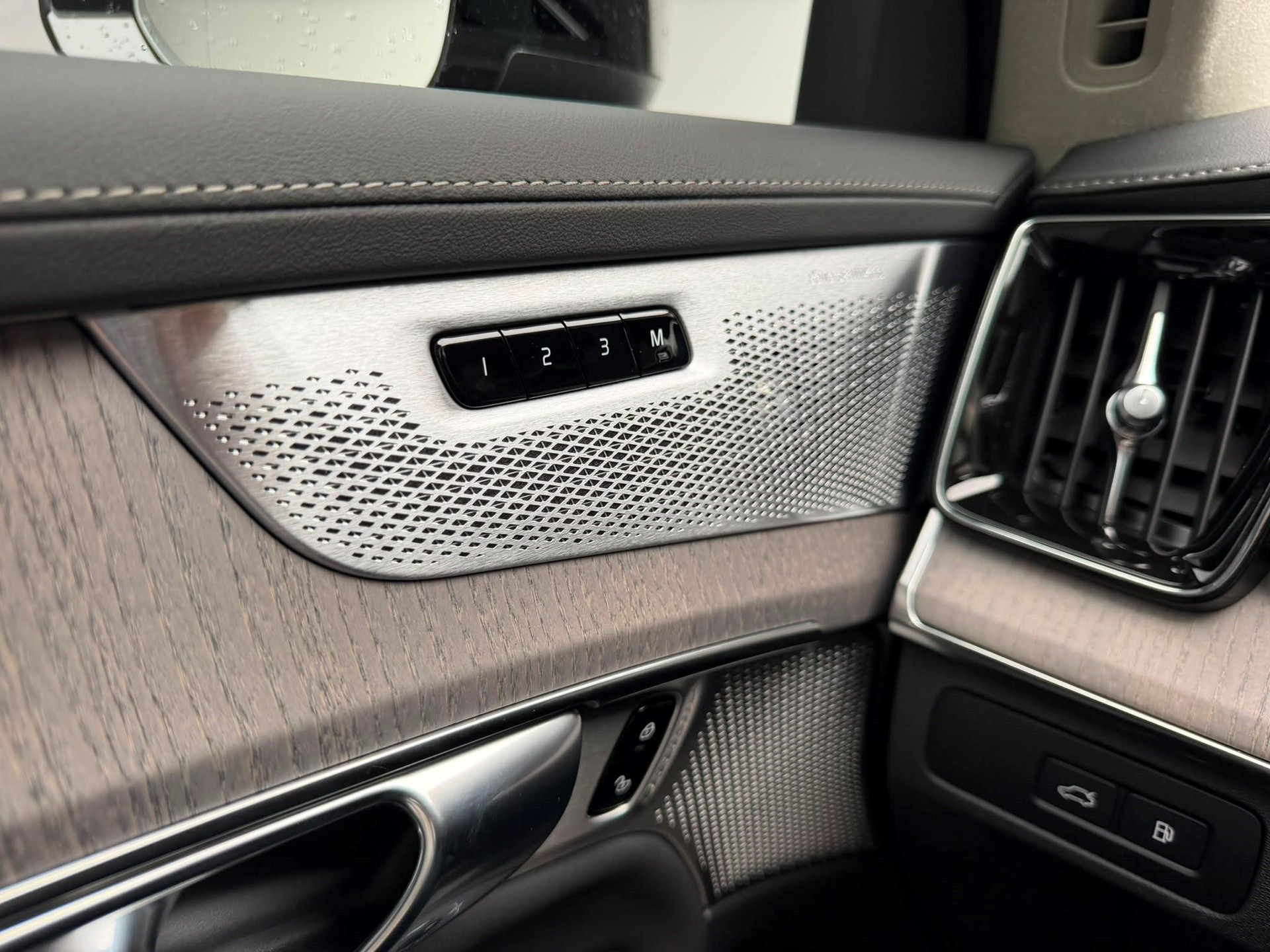 VOLVO XC90 2.0 T8 TE Ultra Dark eAWD-image-12