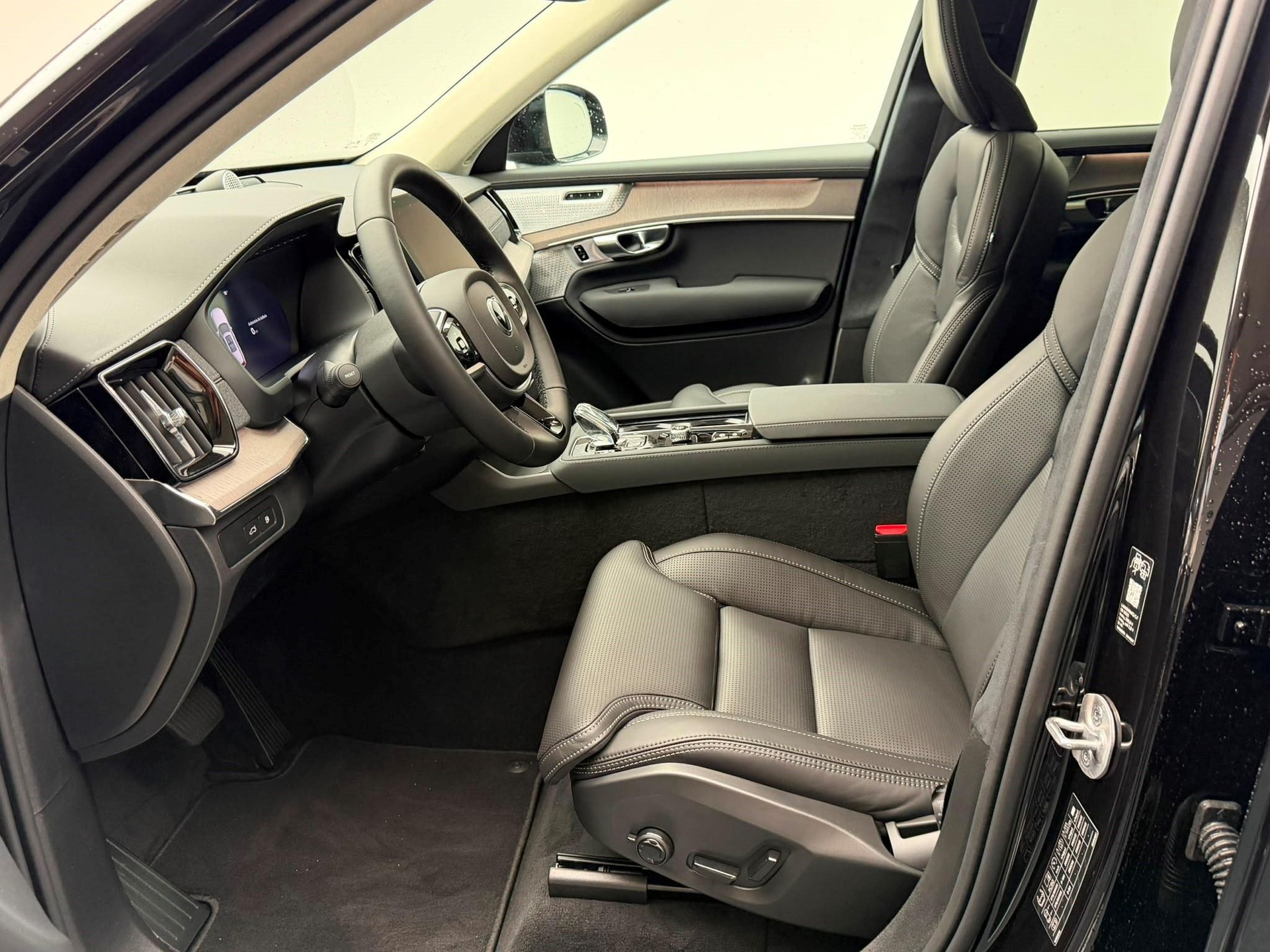 VOLVO XC90 2.0 T8 TE Ultra Dark eAWD-image-8