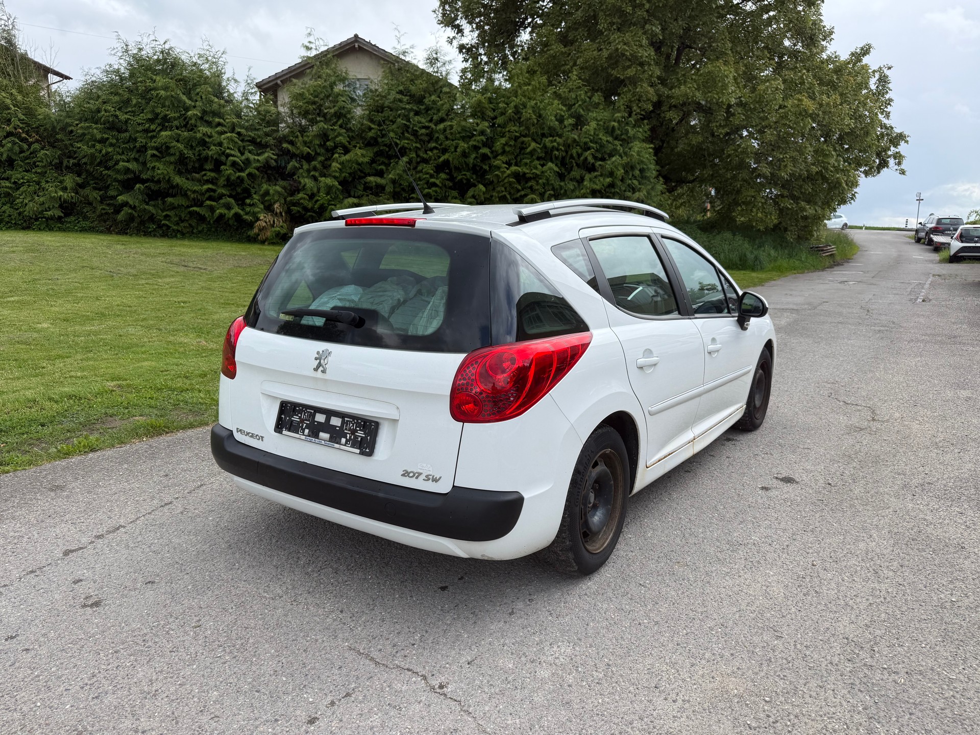 PEUGEOT 207 SW 1.4 16V Active-image-4