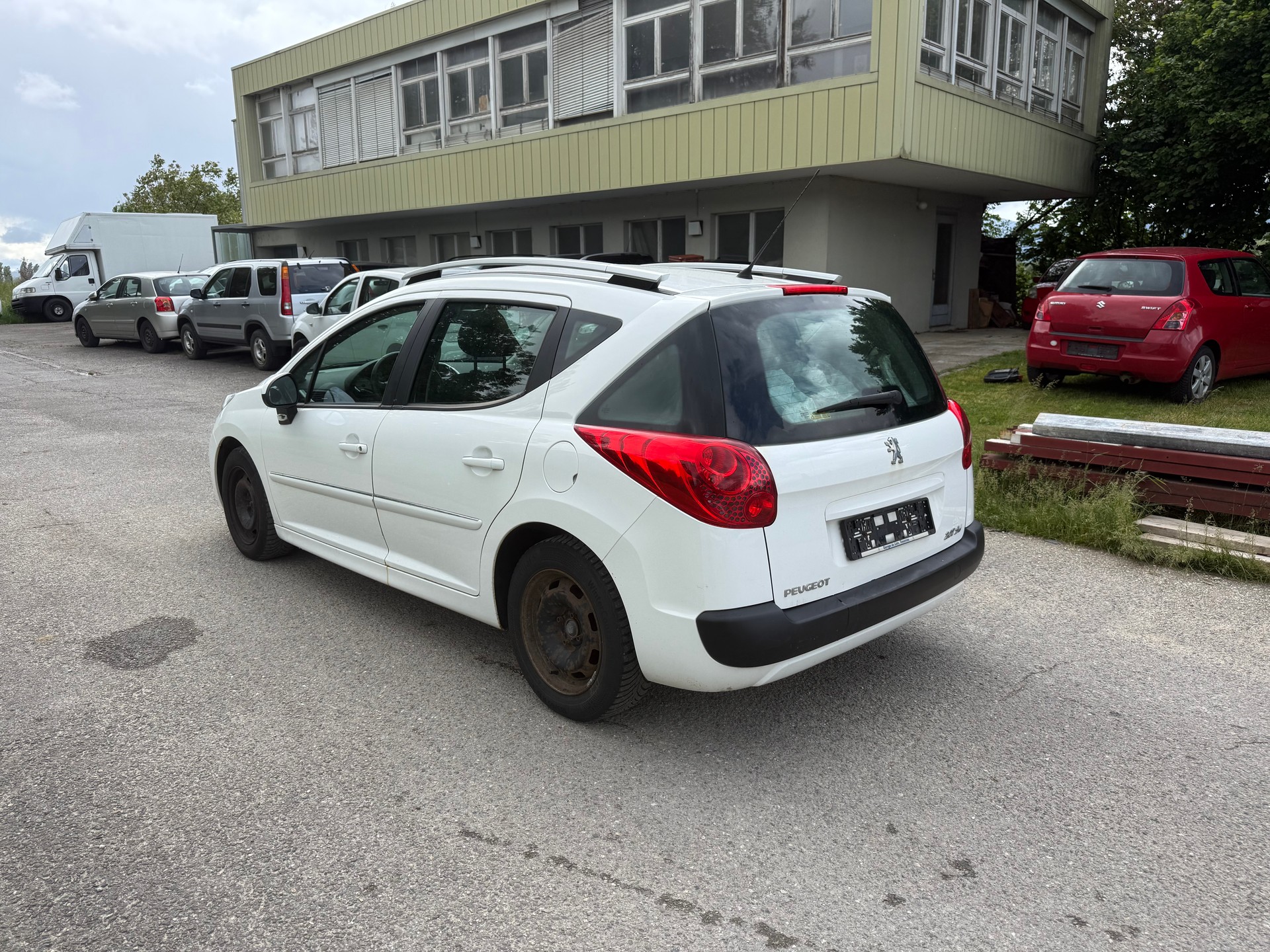 PEUGEOT 207 SW 1.4 16V Active-image-3