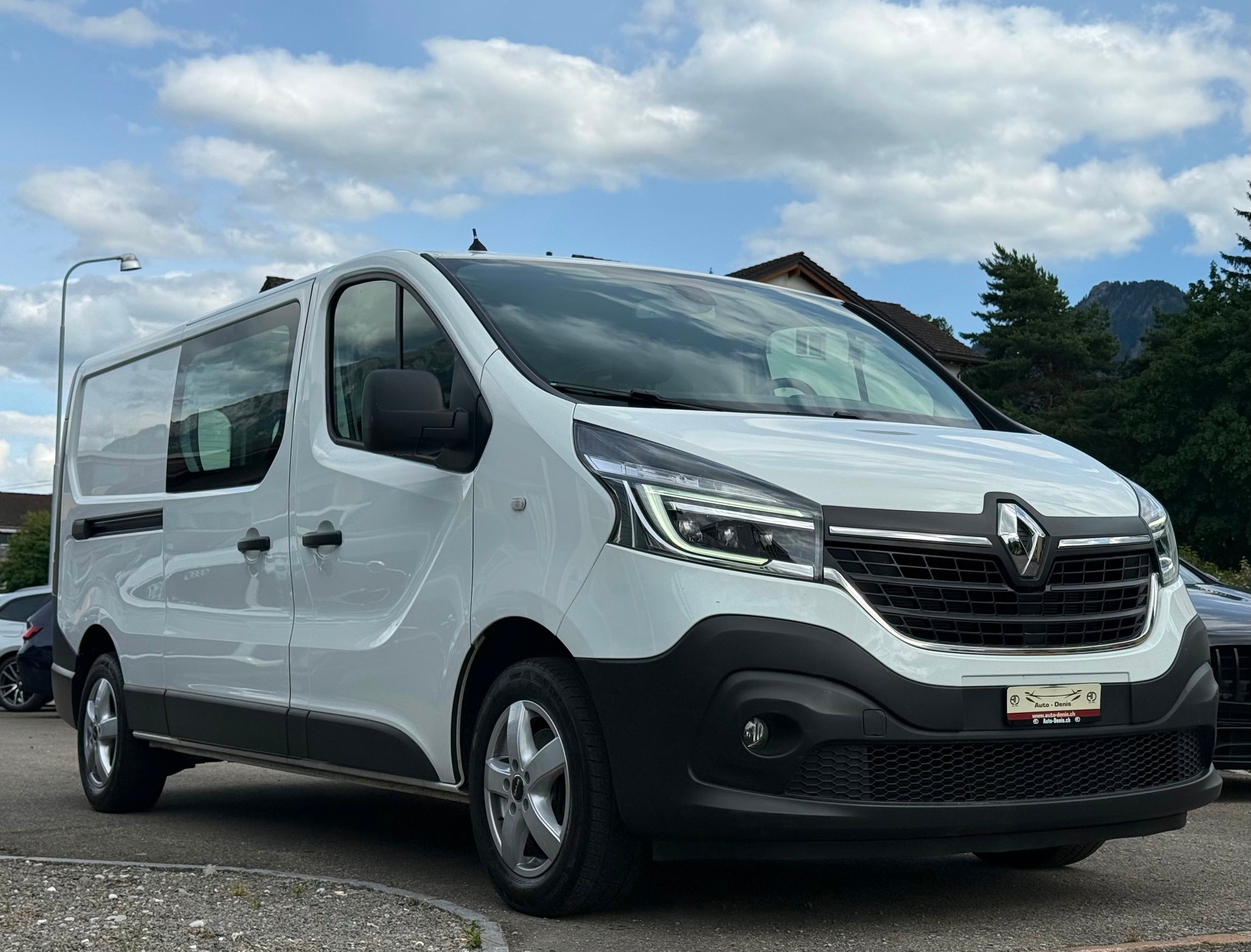 RENAULT Trafic Kaw. 3.0 t L2 H1 2.0 dCi 120 Business *Nutzlasterhöhung*-image-2