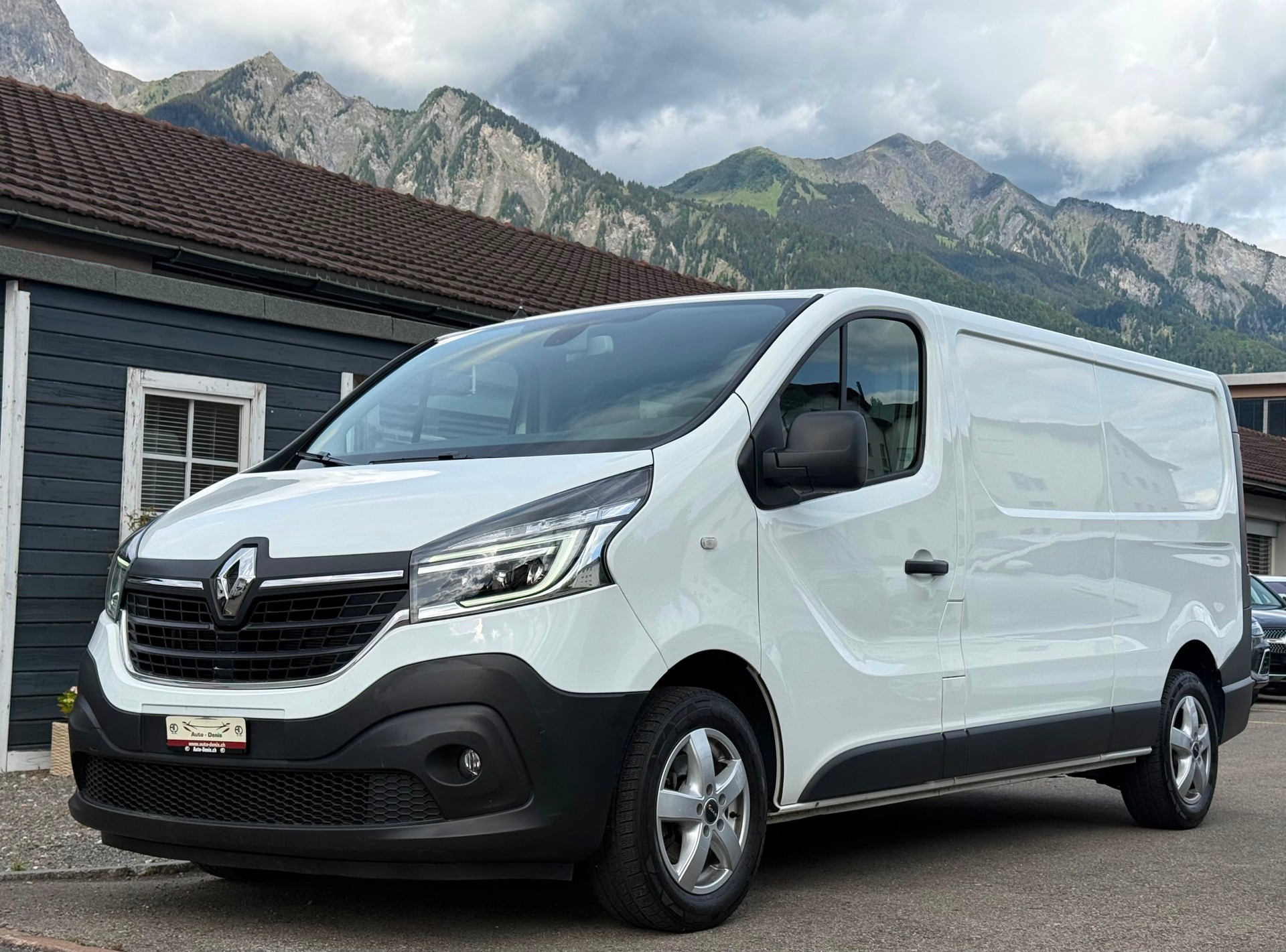 RENAULT Trafic Kaw. 3.0 t L2 H1 2.0 dCi 120 Business *Nutzlasterhöhung*-image-0