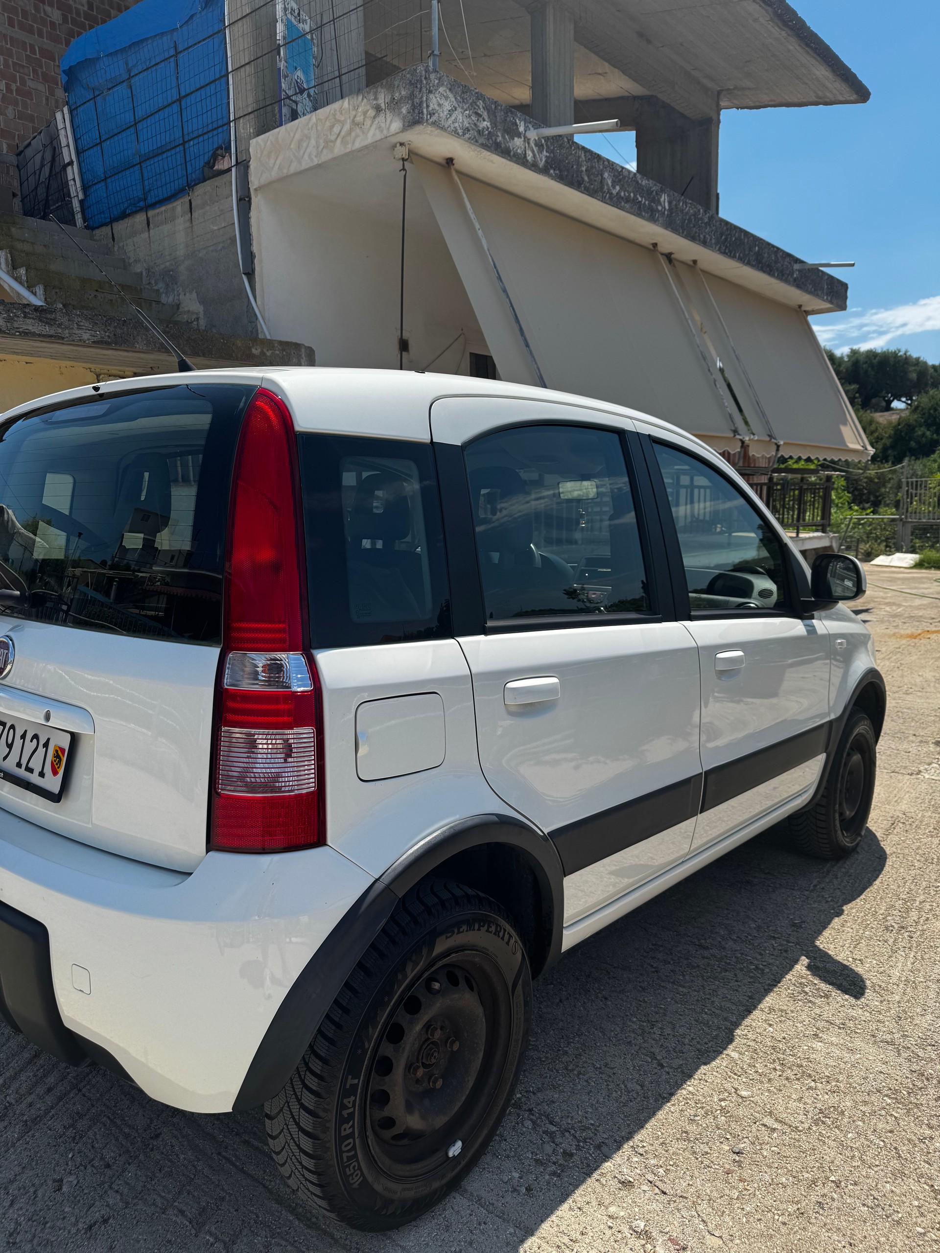 FIAT Panda 1.2 Climbing 4x4 (Kleinwagen)-image-2