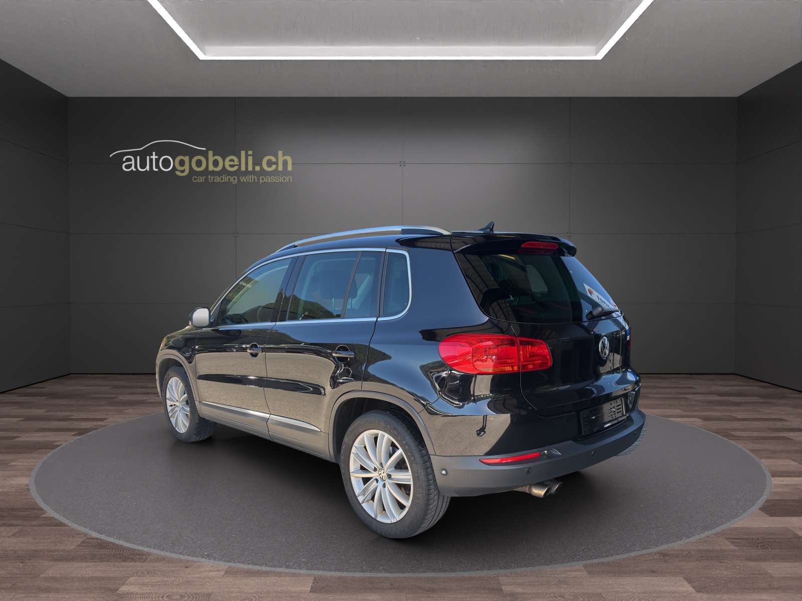 VW Tiguan 2.0 TSI Sport&Style 4Motion-image-1