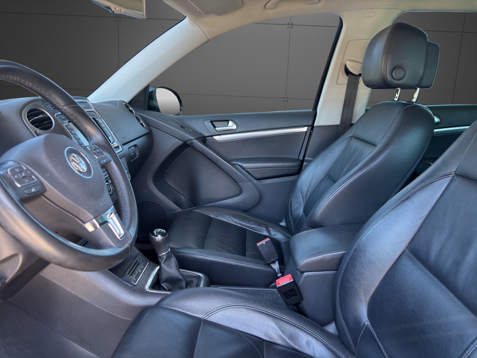 VW Tiguan 2.0 TSI Sport&Style 4Motion-image-2