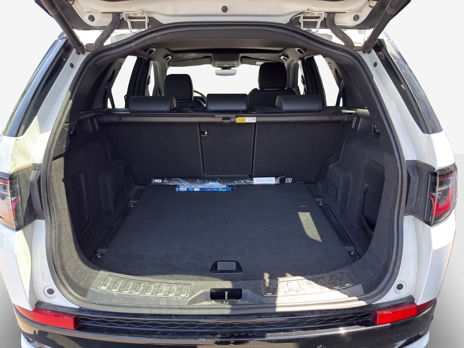 LAND ROVER Discovery Sport R Dyn P300e 1.5 PHEV HSE AT8-image-13