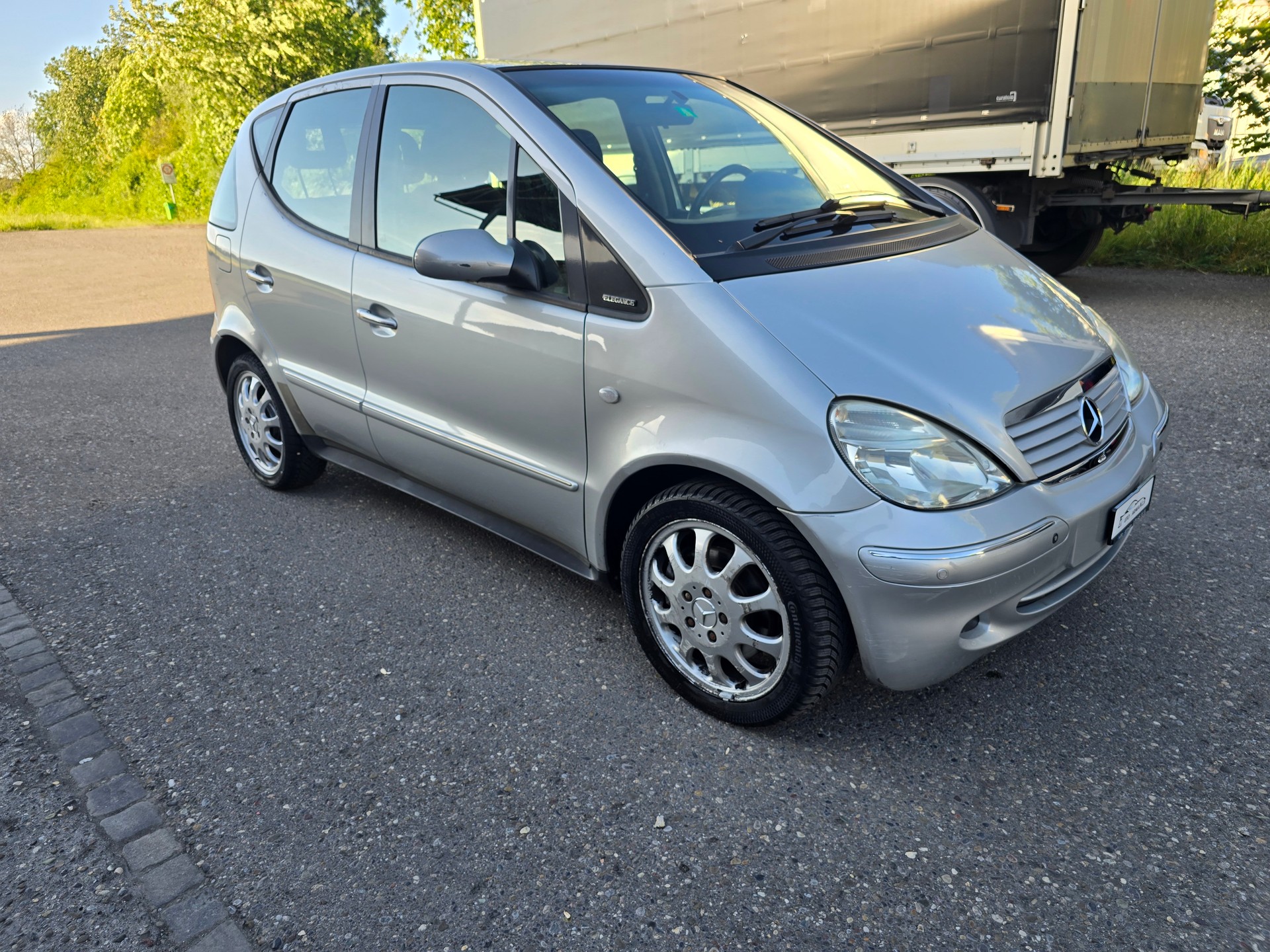 MERCEDES-BENZ A 190 Elégance-image-1