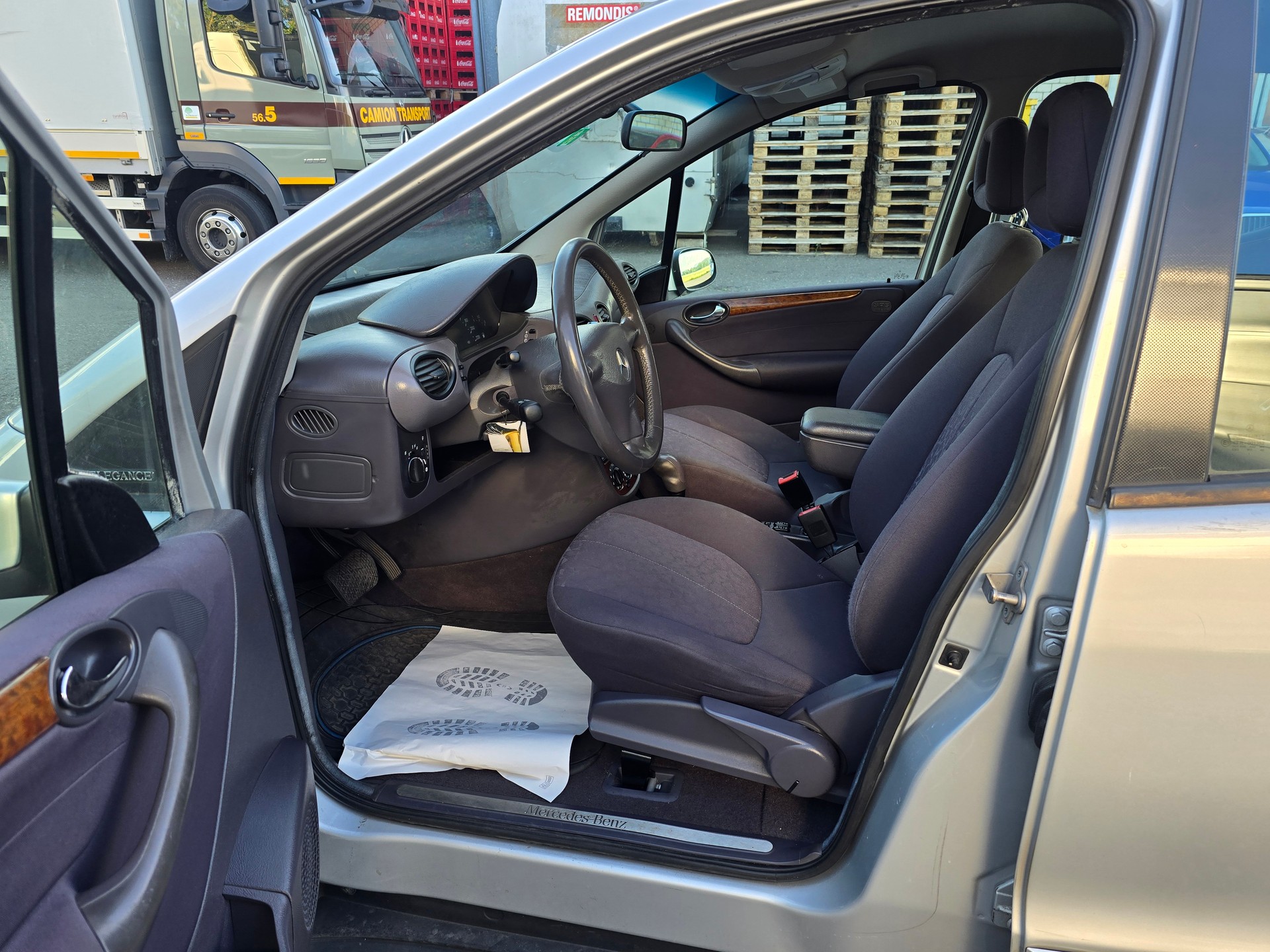 MERCEDES-BENZ A 190 Elégance-image-11
