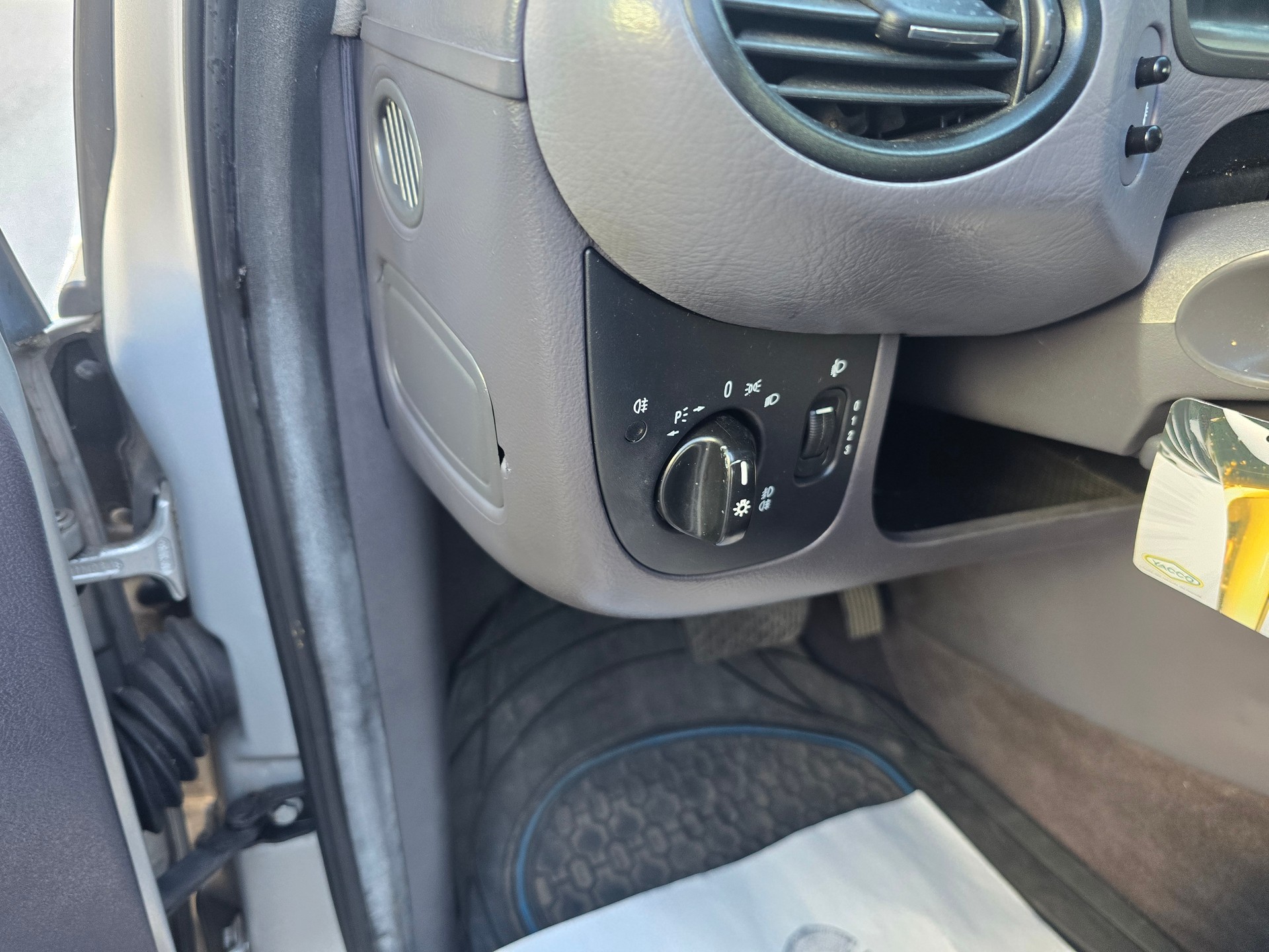 MERCEDES-BENZ A 190 Elégance-image-17