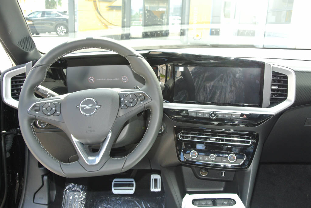 OPEL Mokka 1.2 Direct Injection Turbo Ultimate Aut.-image-6