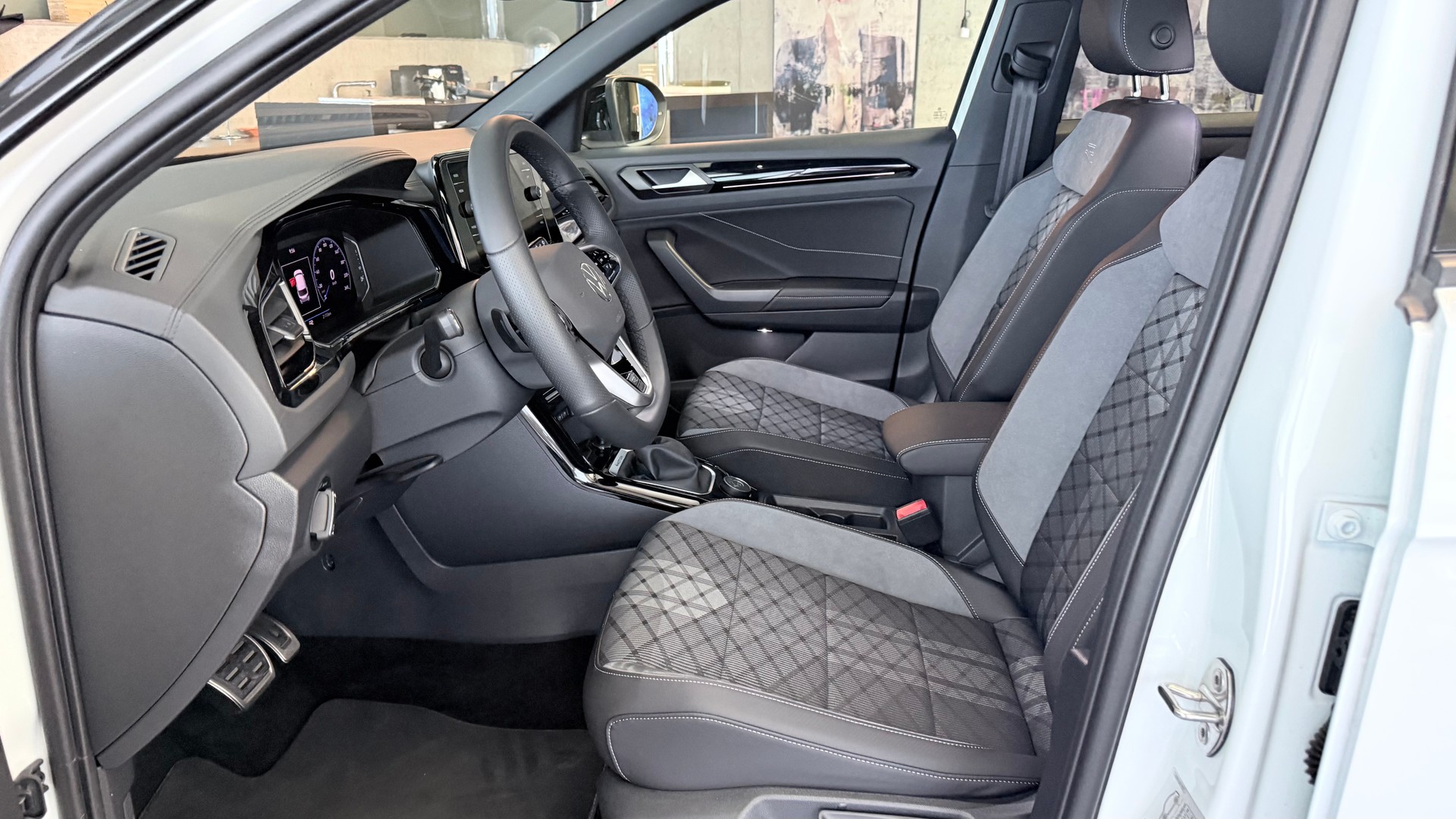 VW T-Roc 2.0 TSI R-Line DSG 4motion-image-10
