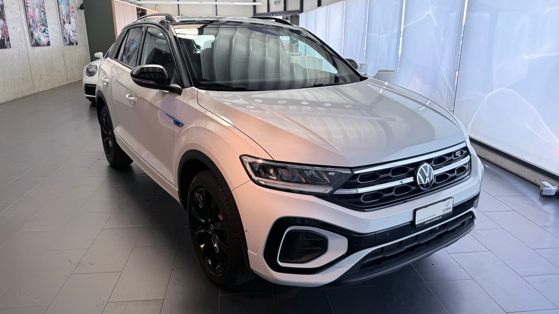 VW T-Roc 2.0 TSI R-Line DSG 4motion-image-1