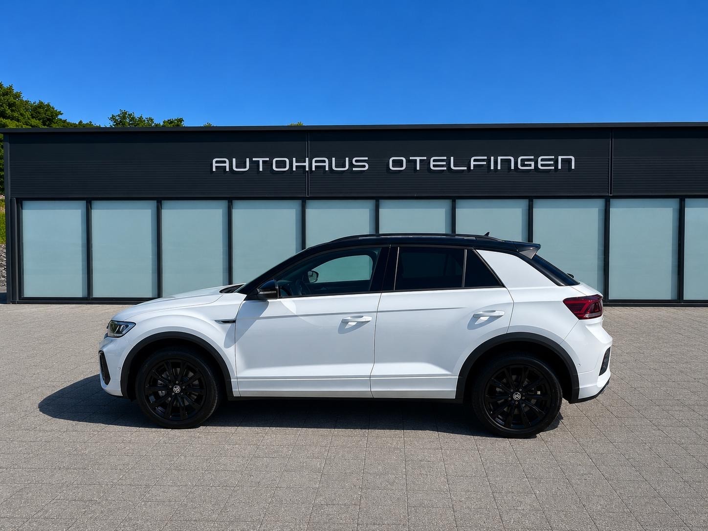 VW T-Roc 2.0 TSI R-Line DSG 4motion-image-0