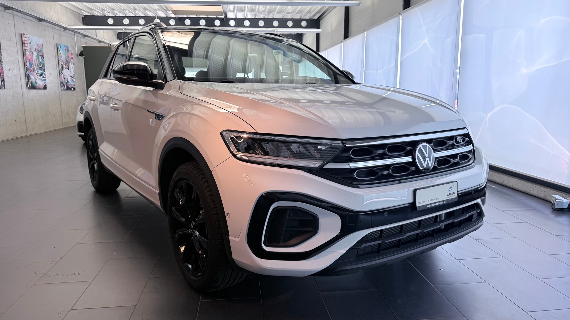 VW T-Roc 2.0 TSI R-Line DSG 4motion-image-2