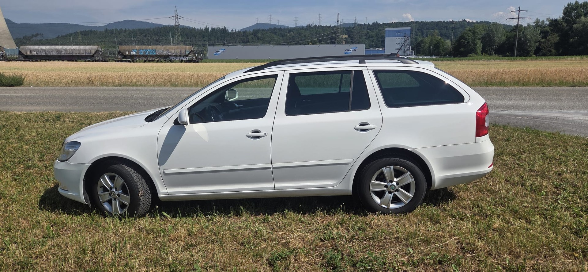 SKODA Octavia Combi 1.6 TDI Greenline-image-2