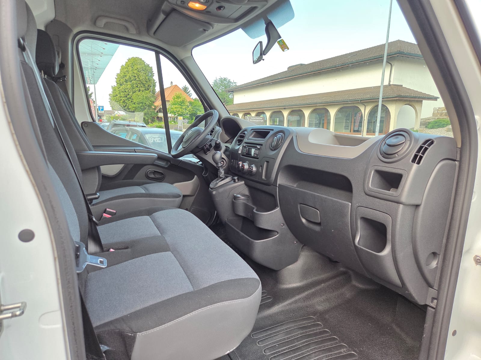 RENAULT Master T35 2.3dCi 125 L2H2-image-10