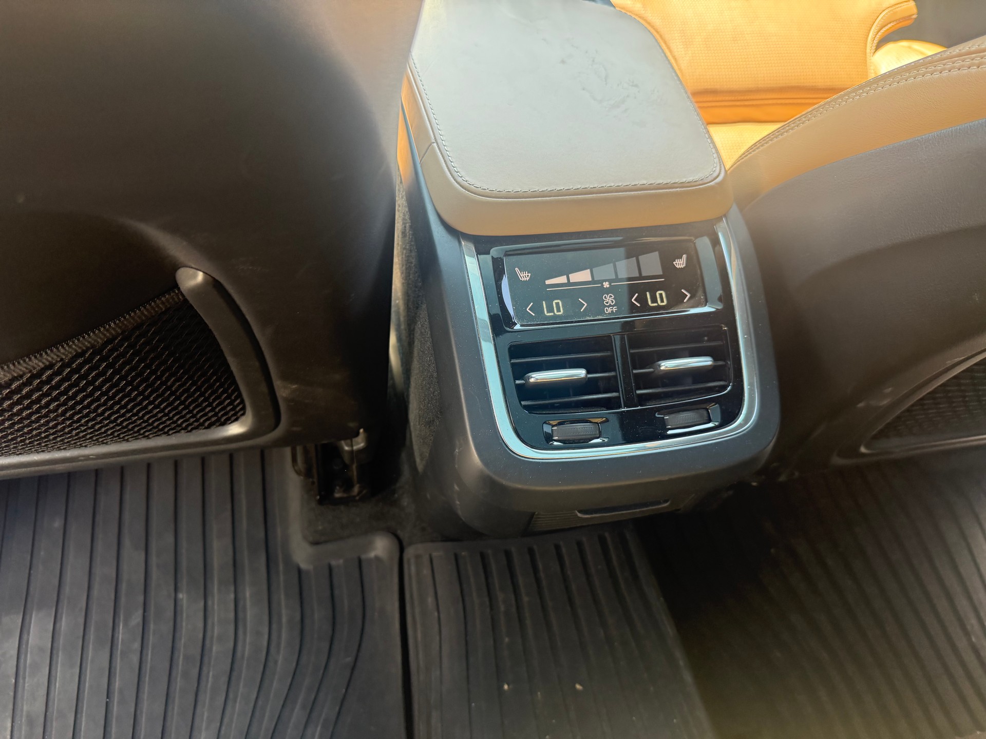 VOLVO XC90 T5 AWD Inscription Geartronic-image-13