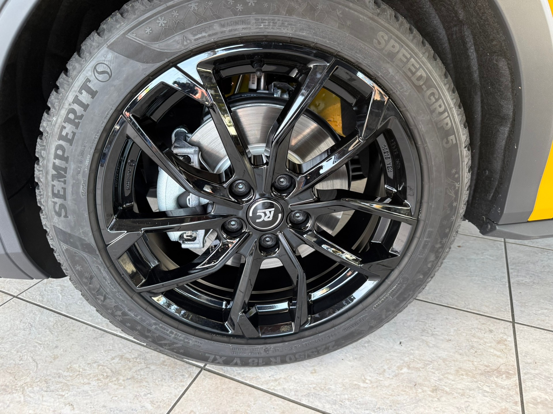 VW T-Roc 1.5 eTSI mHEV R-Line DSG, 8-fach bereift-image-25
