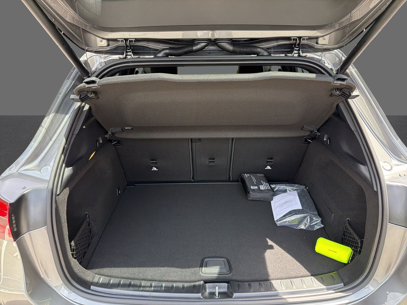 MERCEDES-BENZ GLA 250 4Matic 8G-DCT-image-19