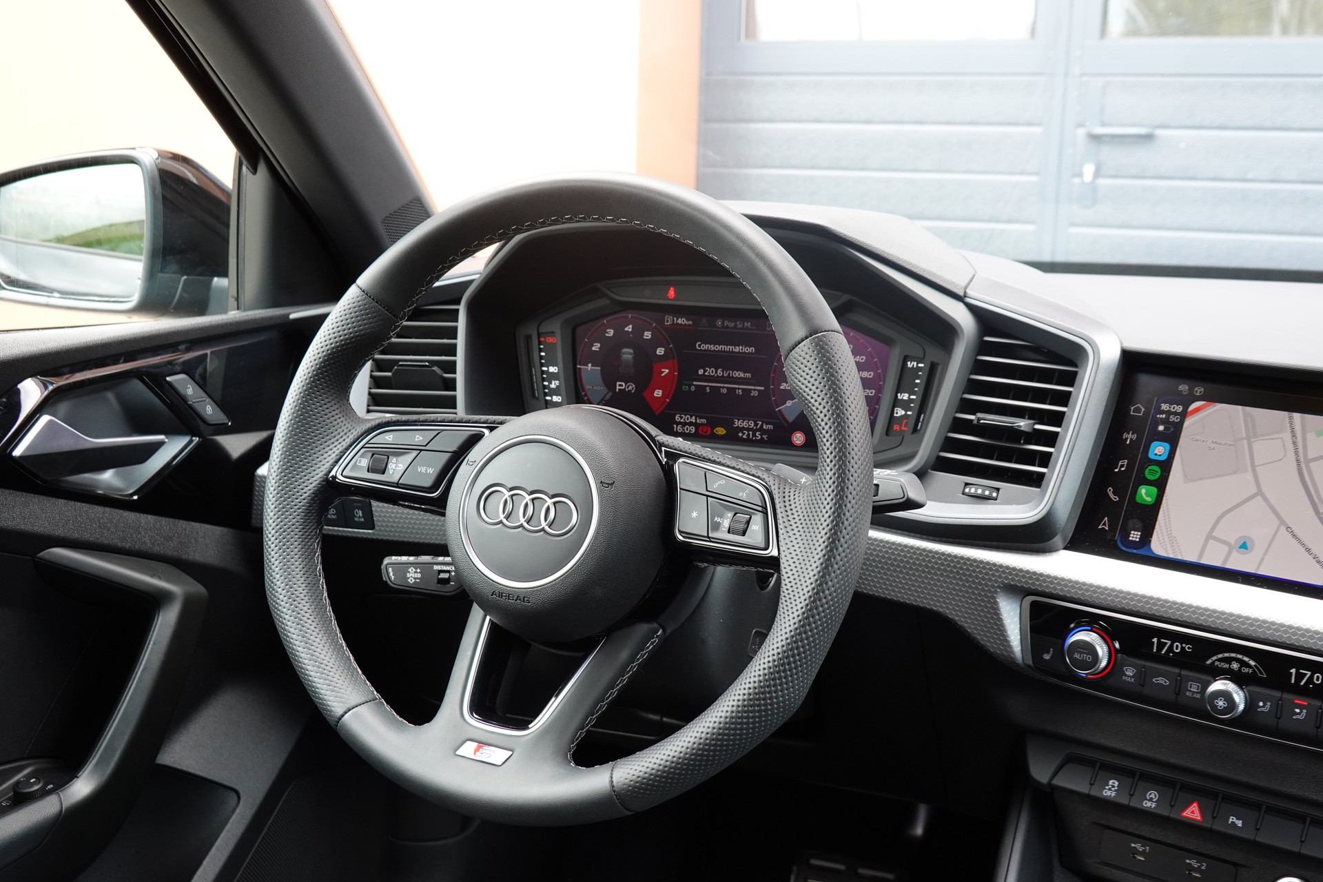 AUDI A1 Sportback 30 TFSI S Line Attraction S-tronic * Vehicule CH * Sièges Chauffant * Tempomat * Caméra *-image-11