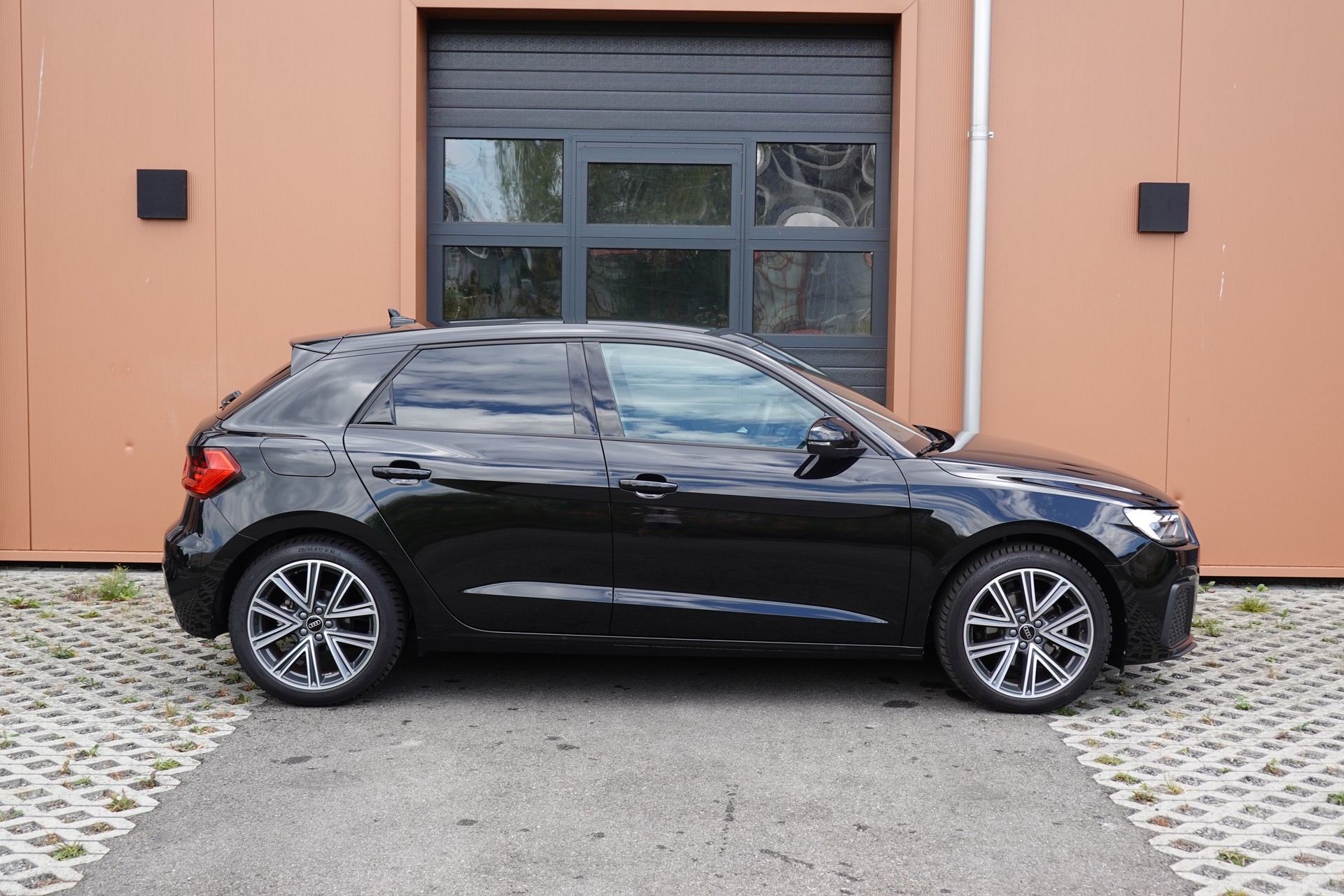 AUDI A1 Sportback 30 TFSI S Line Attraction S-tronic * Vehicule CH * Sièges Chauffant * Tempomat * Caméra *-showroom-element-3