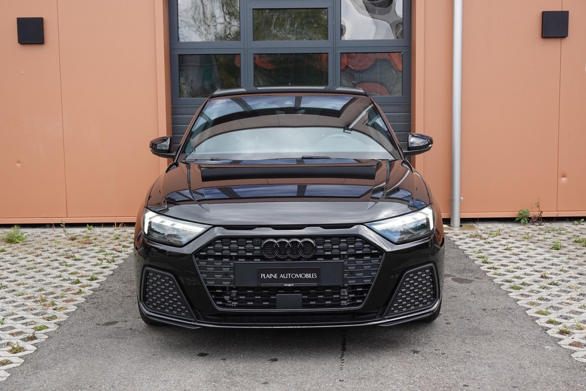 AUDI A1 Sportback 30 TFSI S Line Attraction S-tronic * Vehicule CH * Sièges Chauffant * Tempomat * Caméra *-showroom-element-1