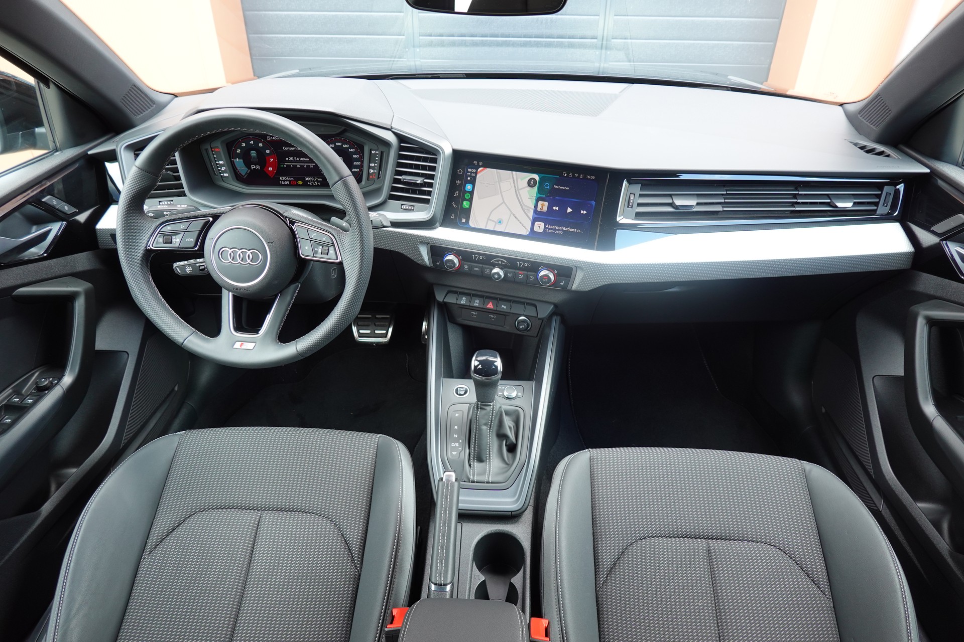 AUDI A1 Sportback 30 TFSI S Line Attraction S-tronic * Vehicule CH * Sièges Chauffant * Tempomat * Caméra *-image-10