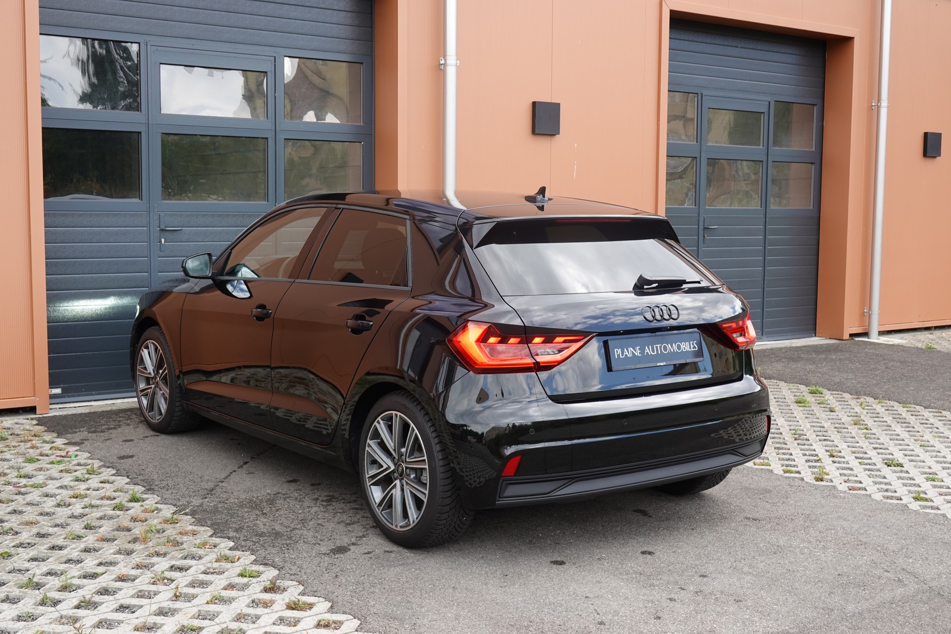 AUDI A1 Sportback 30 TFSI S Line Attraction S-tronic * Vehicule CH * Sièges Chauffant * Tempomat * Caméra *-image-9