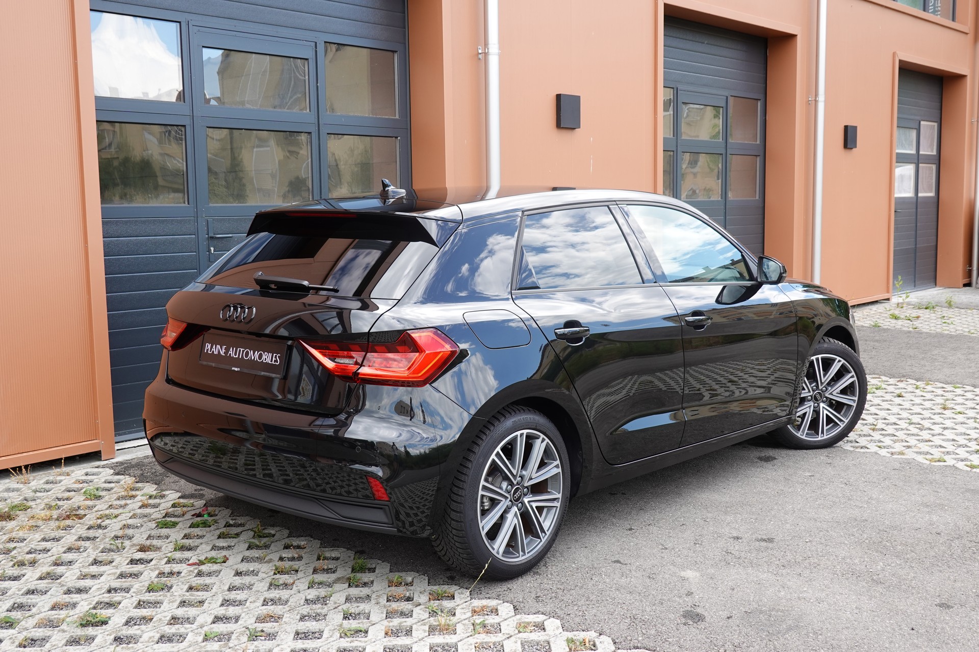 AUDI A1 Sportback 30 TFSI S Line Attraction S-tronic * Vehicule CH * Sièges Chauffant * Tempomat * Caméra *-image-6