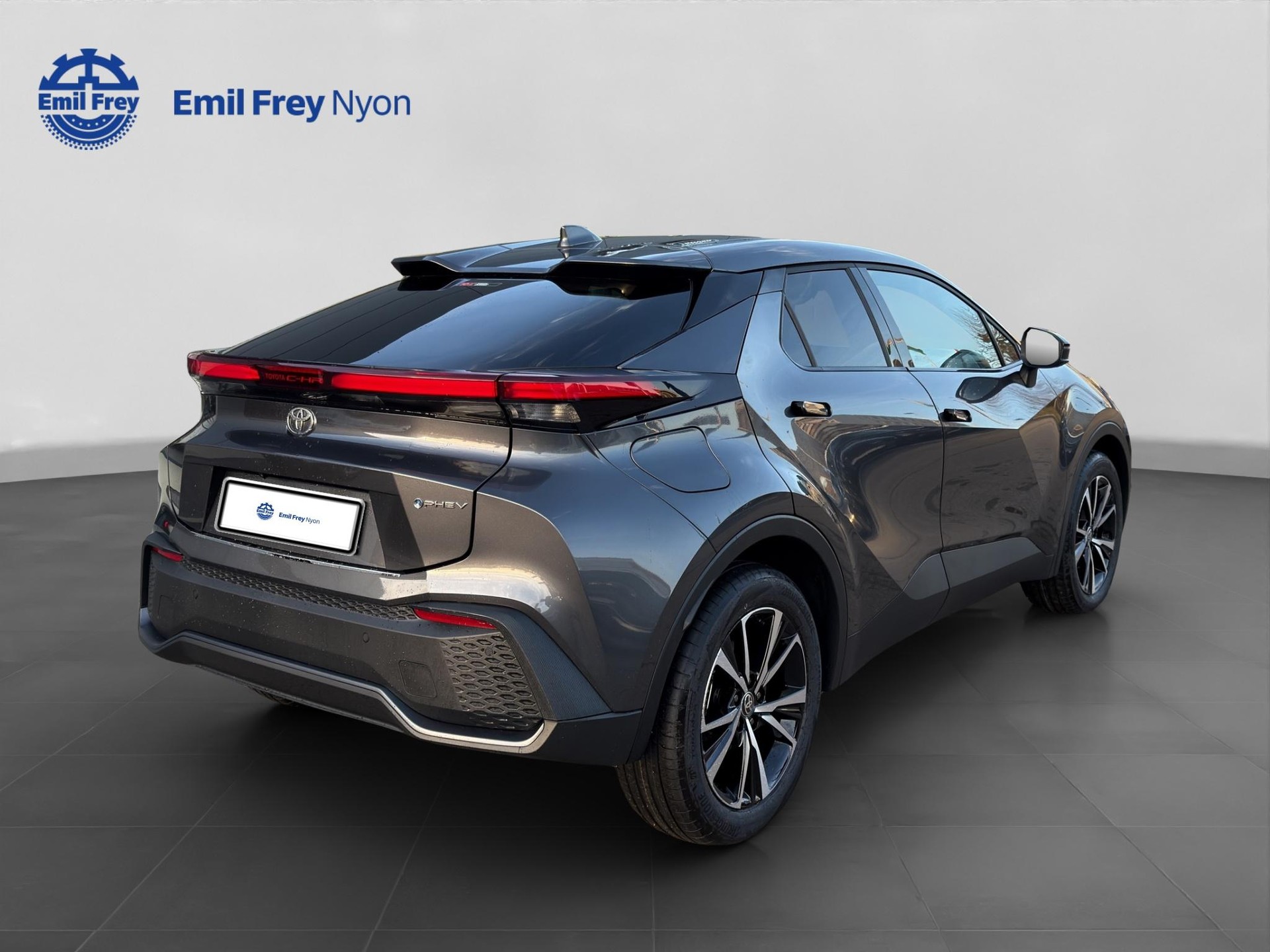 TOYOTA C-HR 2.0 PHEV Swiss Edition-image-5