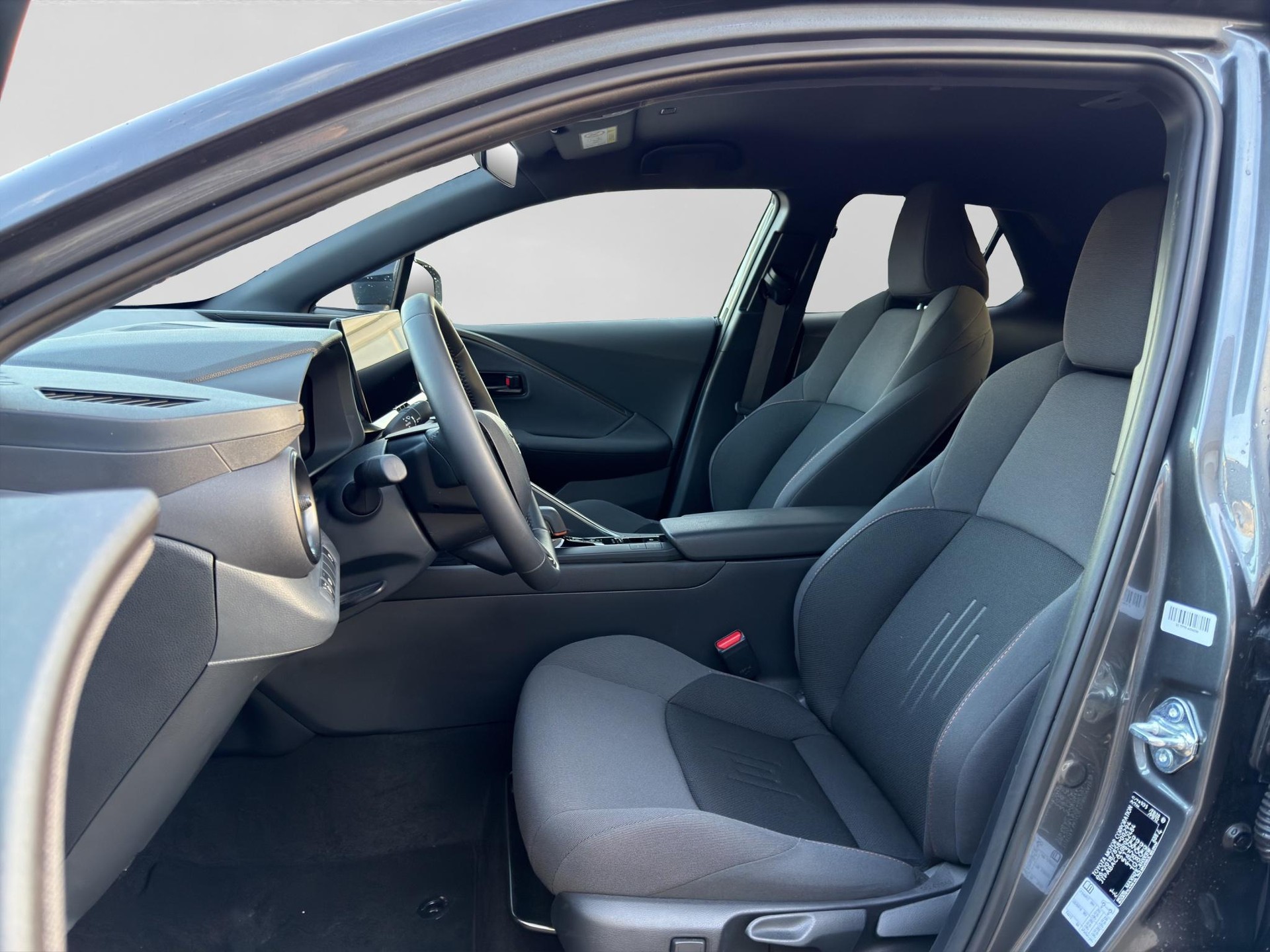 TOYOTA C-HR 2.0 PHEV Swiss Edition-image-1
